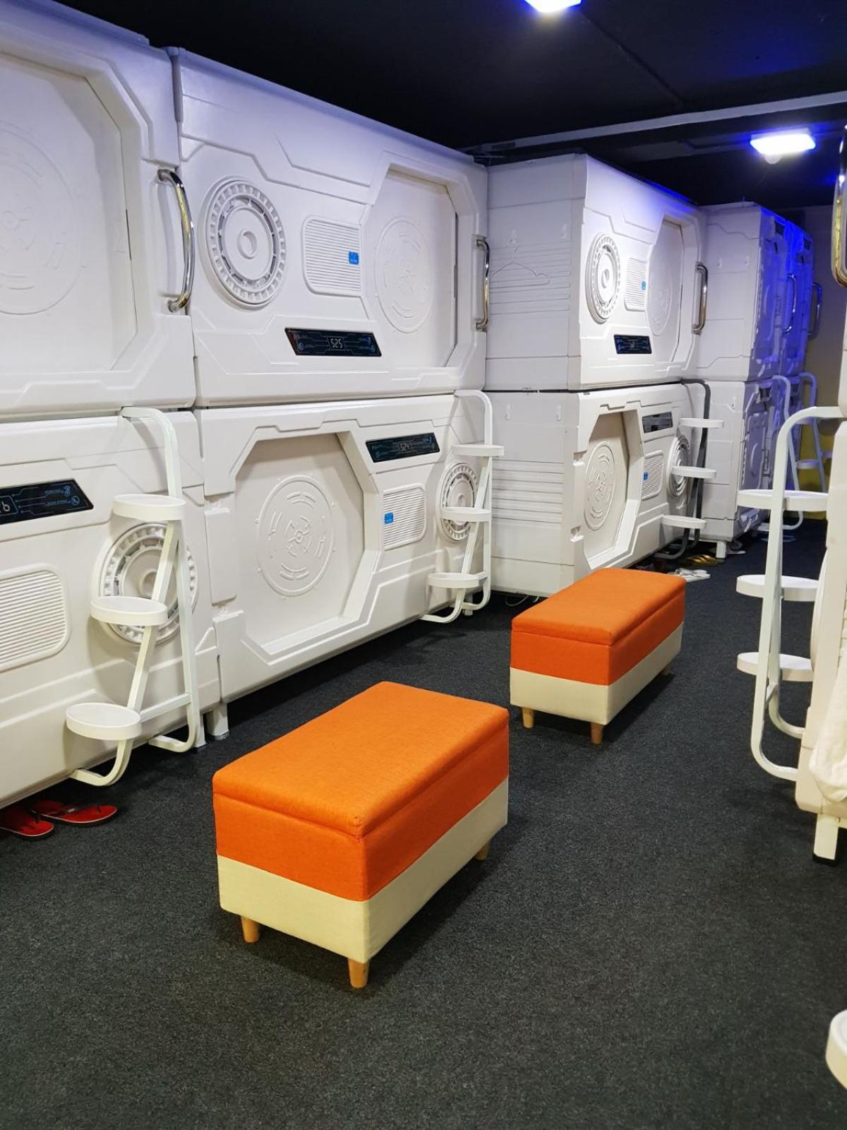 Galaxy Pods @ Chinatown — photo 9