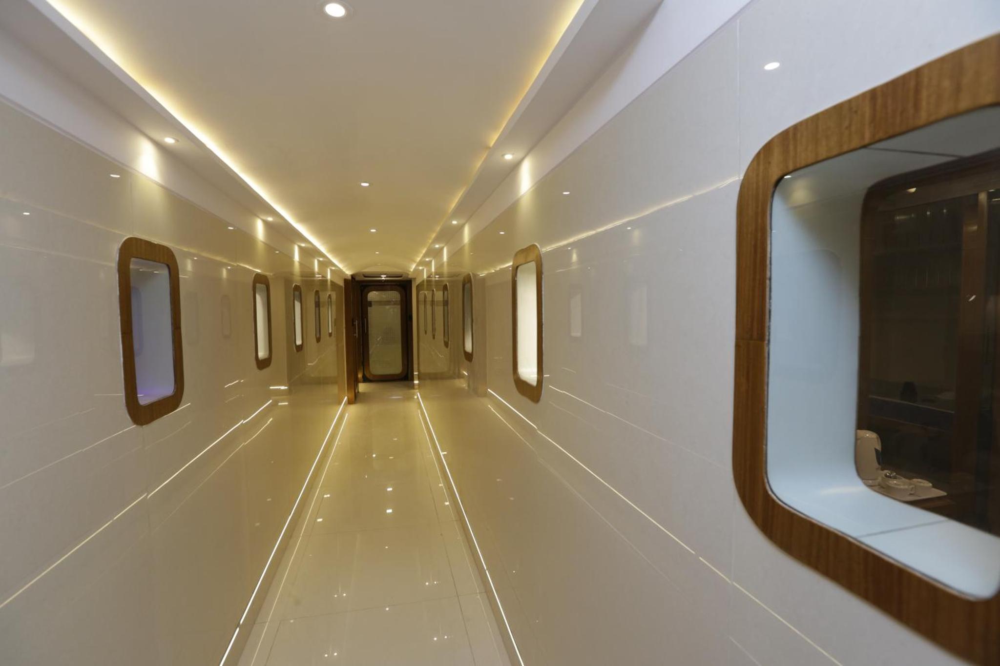 Qubestay Airport Capsule Hotel & Hostel — photo 7