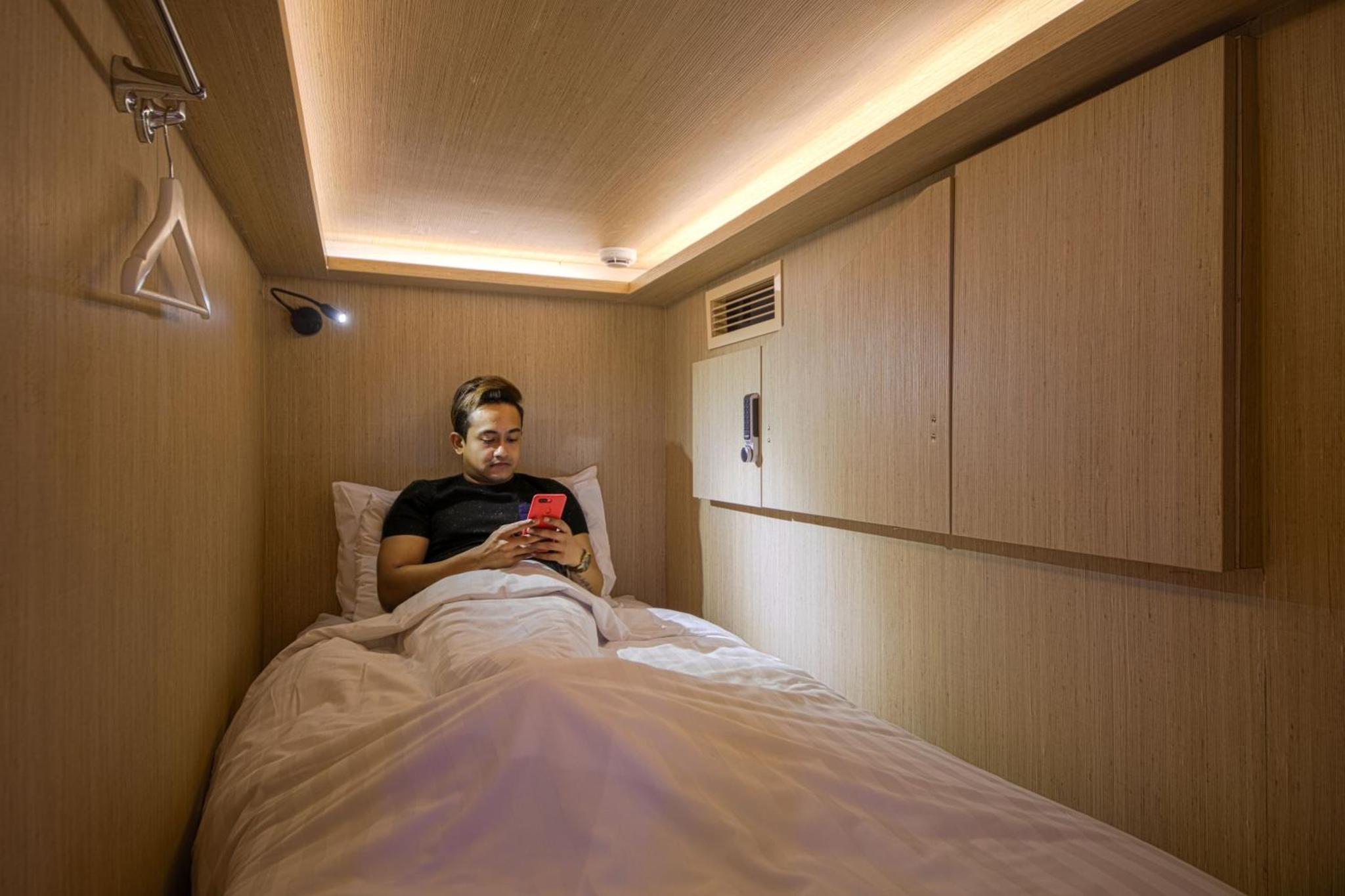 CUBE Boutique Capsule Hotel at Kampong Glam — photo 9