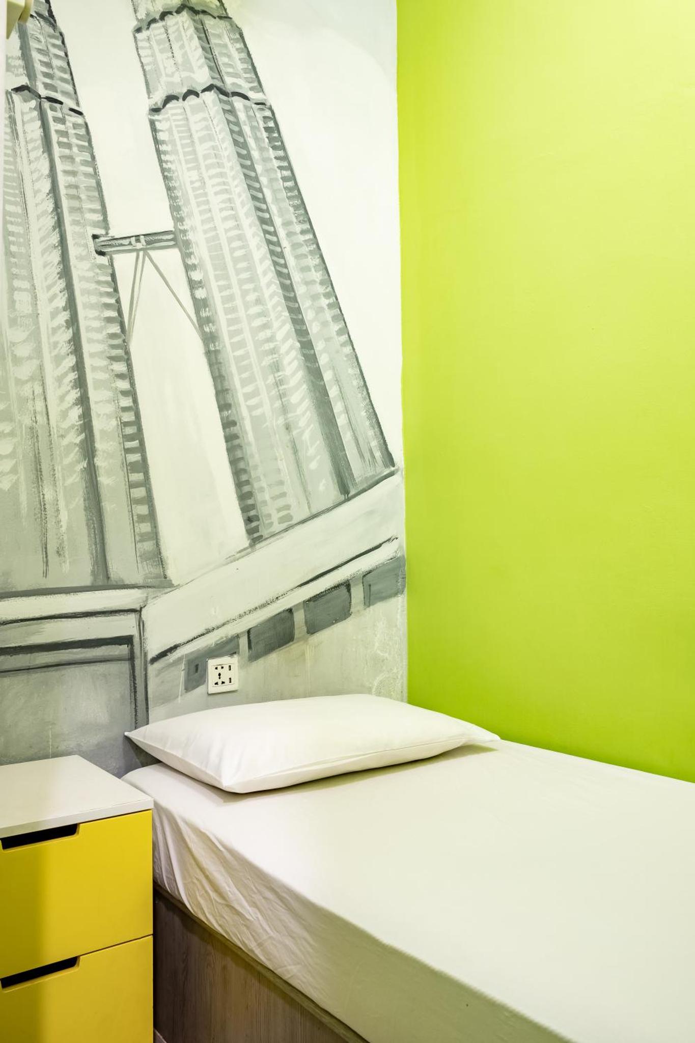 PODs The Backpackers Home & Cafe, Kuala Lumpur — photo 12