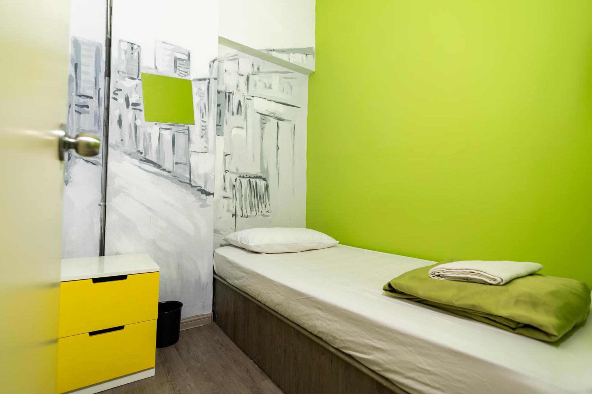 PODs The Backpackers Home & Cafe, Kuala Lumpur — photo 9