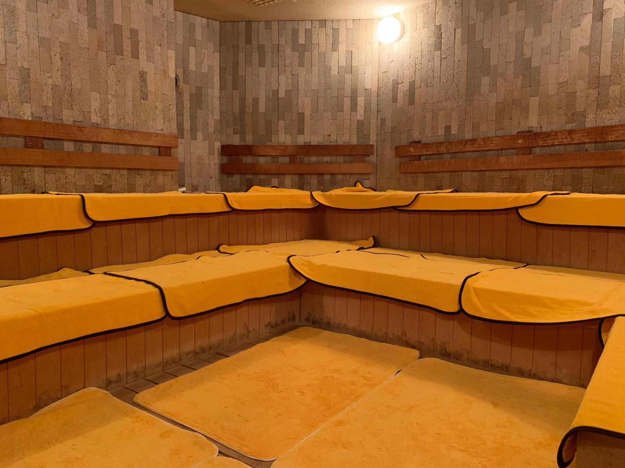 Funabashi Grand Sauna and Capsule Hotel — photo 4