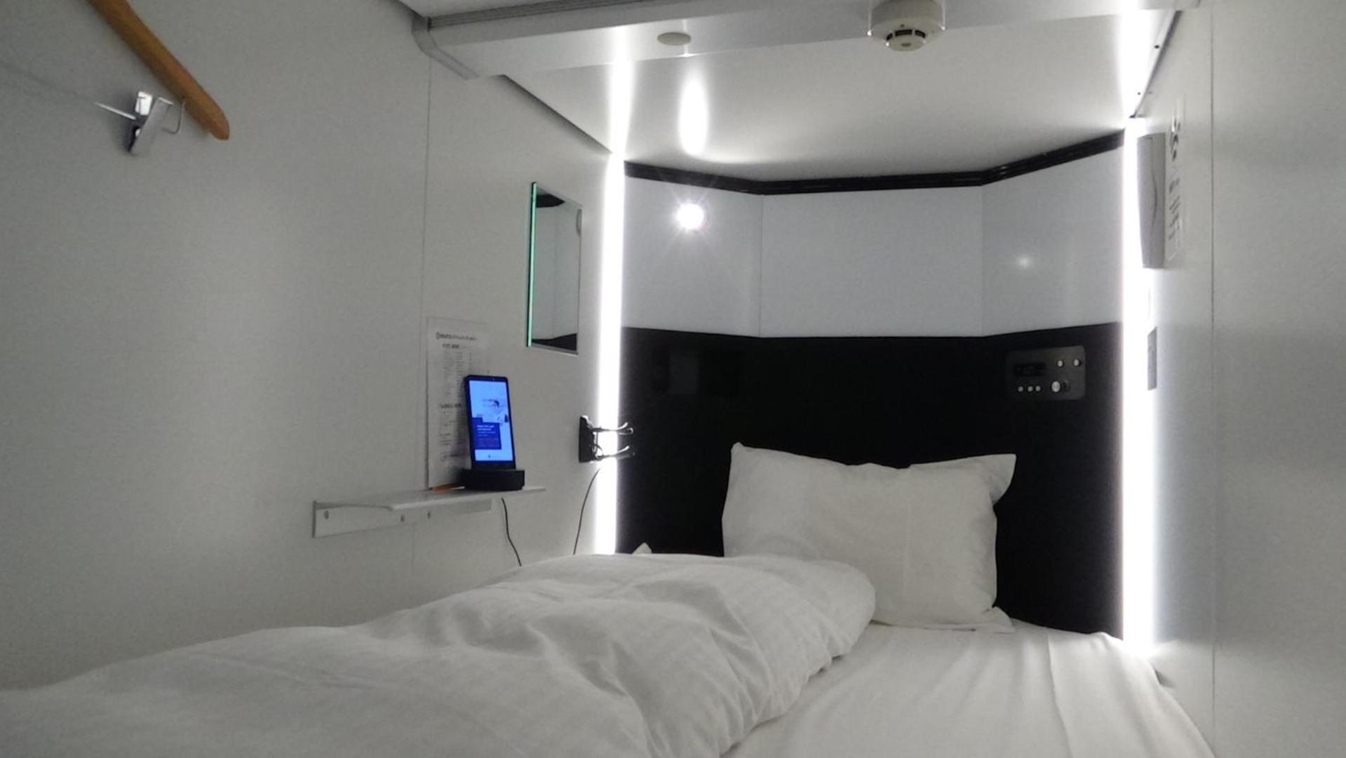 HEARTS Capsule Hotel & Spa HAKATA — thumbnail 4