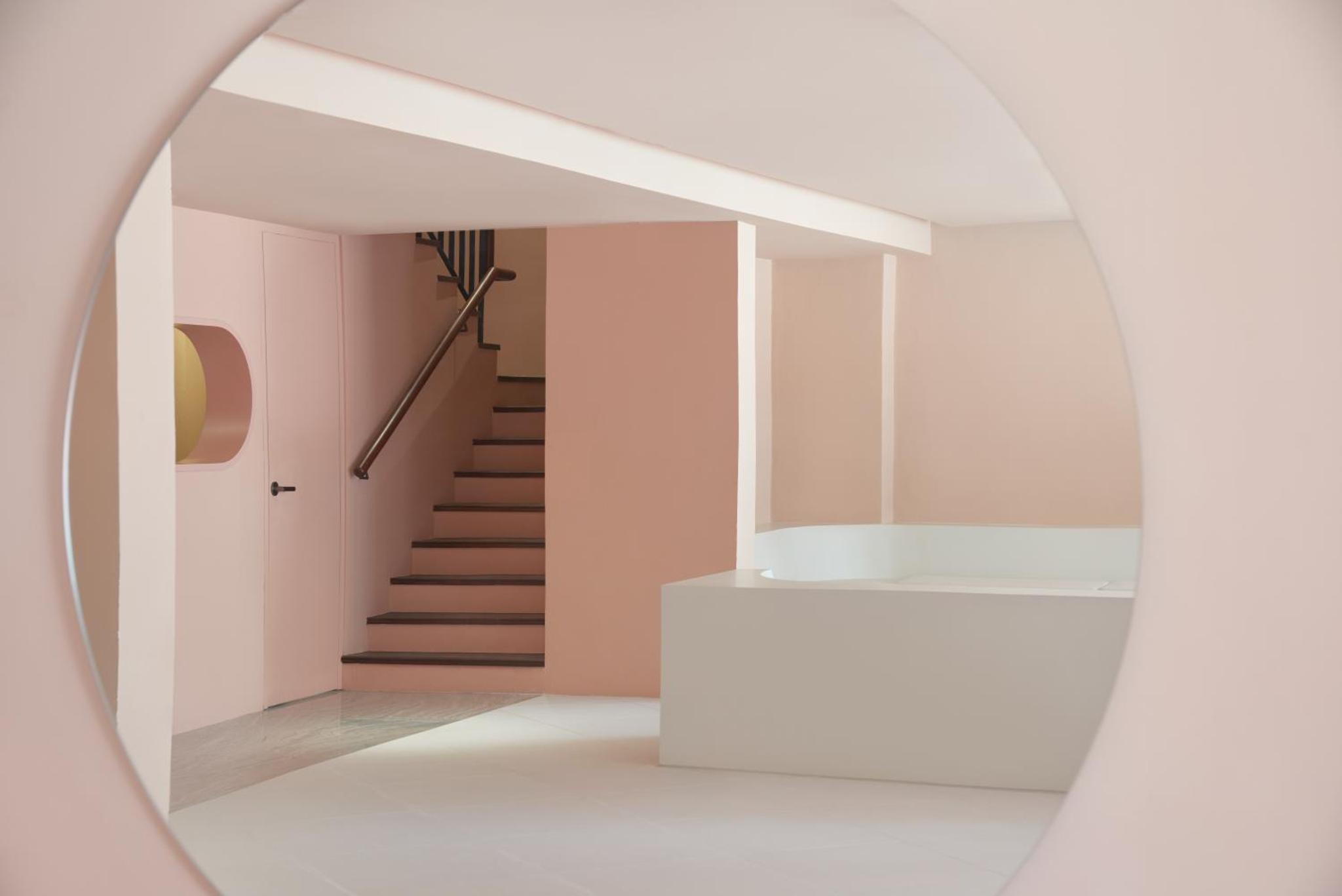 KINN Capsule - HER Space, Female Only — photo 9
