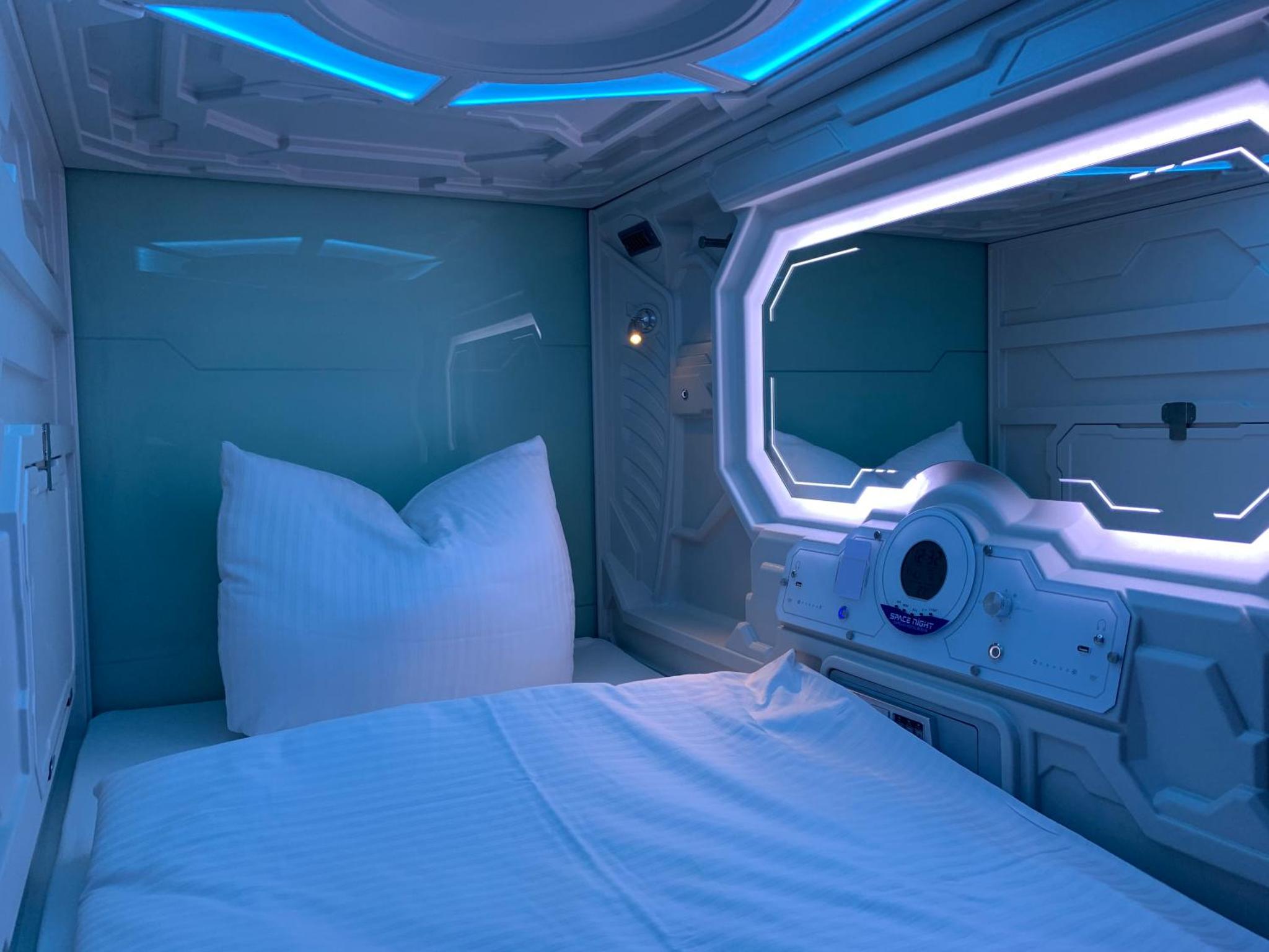 Space Night Capsule Hostel — thumbnail 4