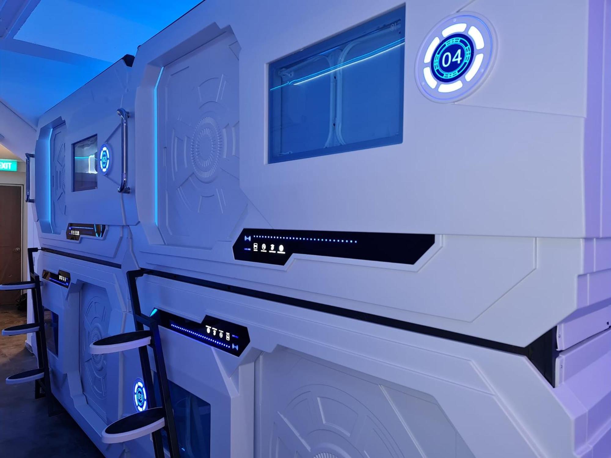 Galaxy Pods Capsule Hotel Boat Quay — thumbnail 4
