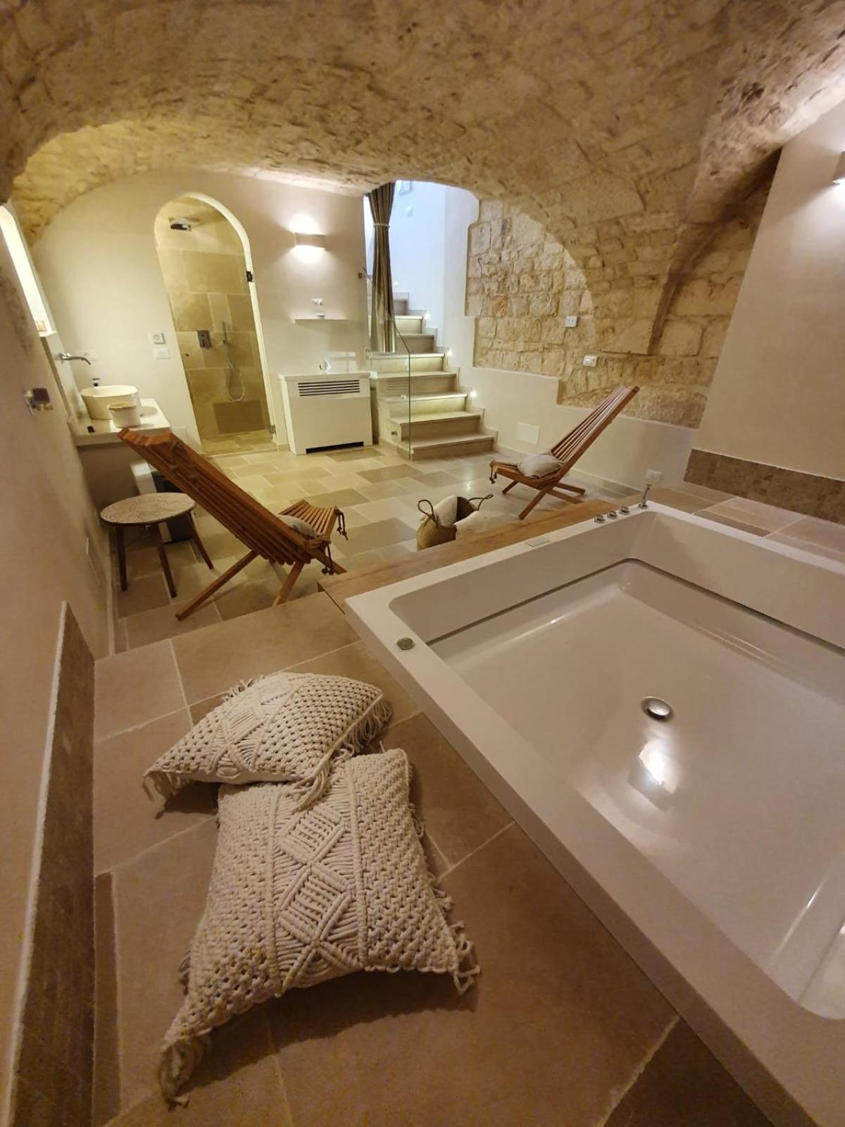 Alba Luxury Suite — thumbnail 3