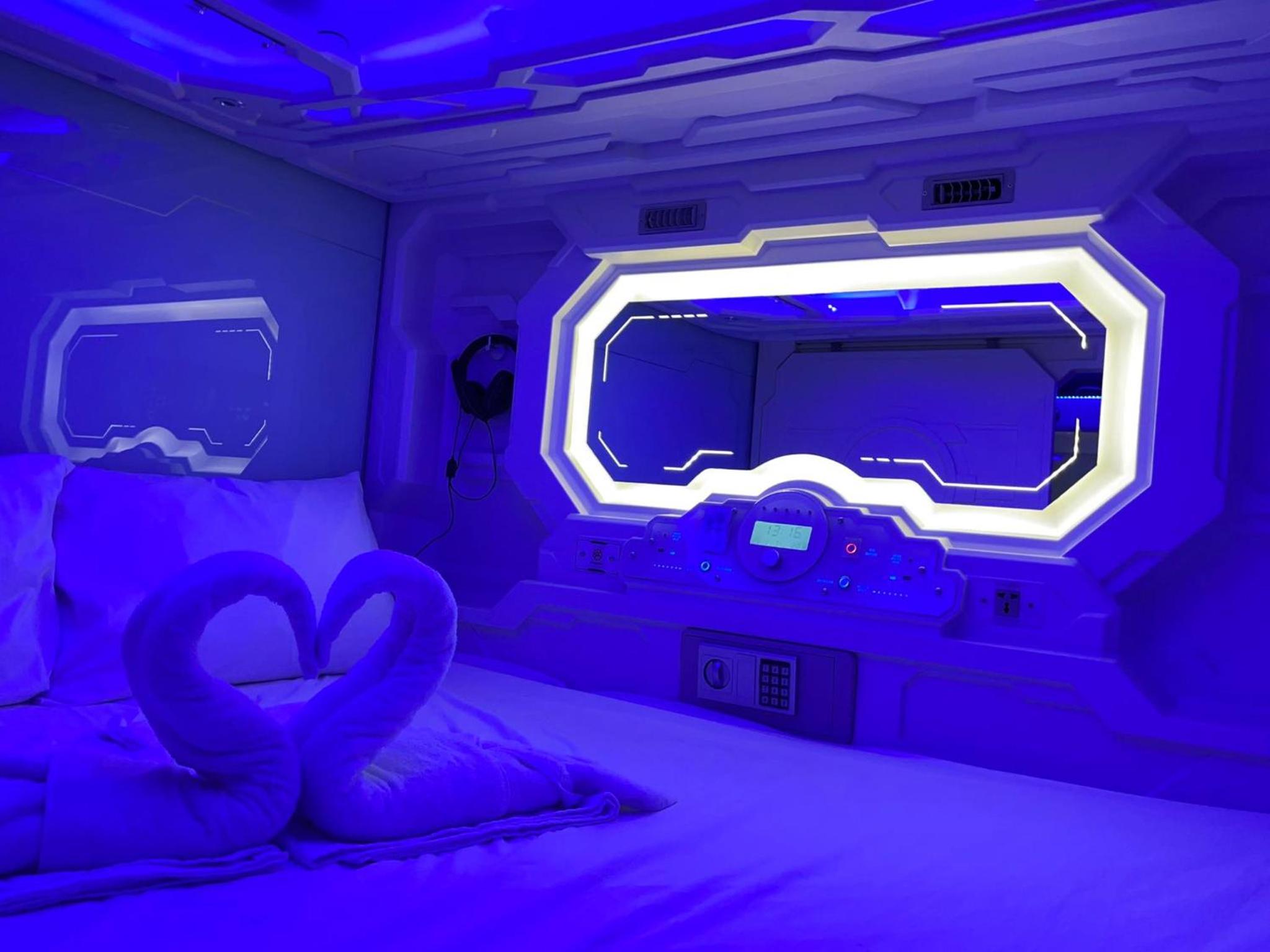 BMAX SPACEPODS sleep in space - 4mins from Mactan Airport — photo 5