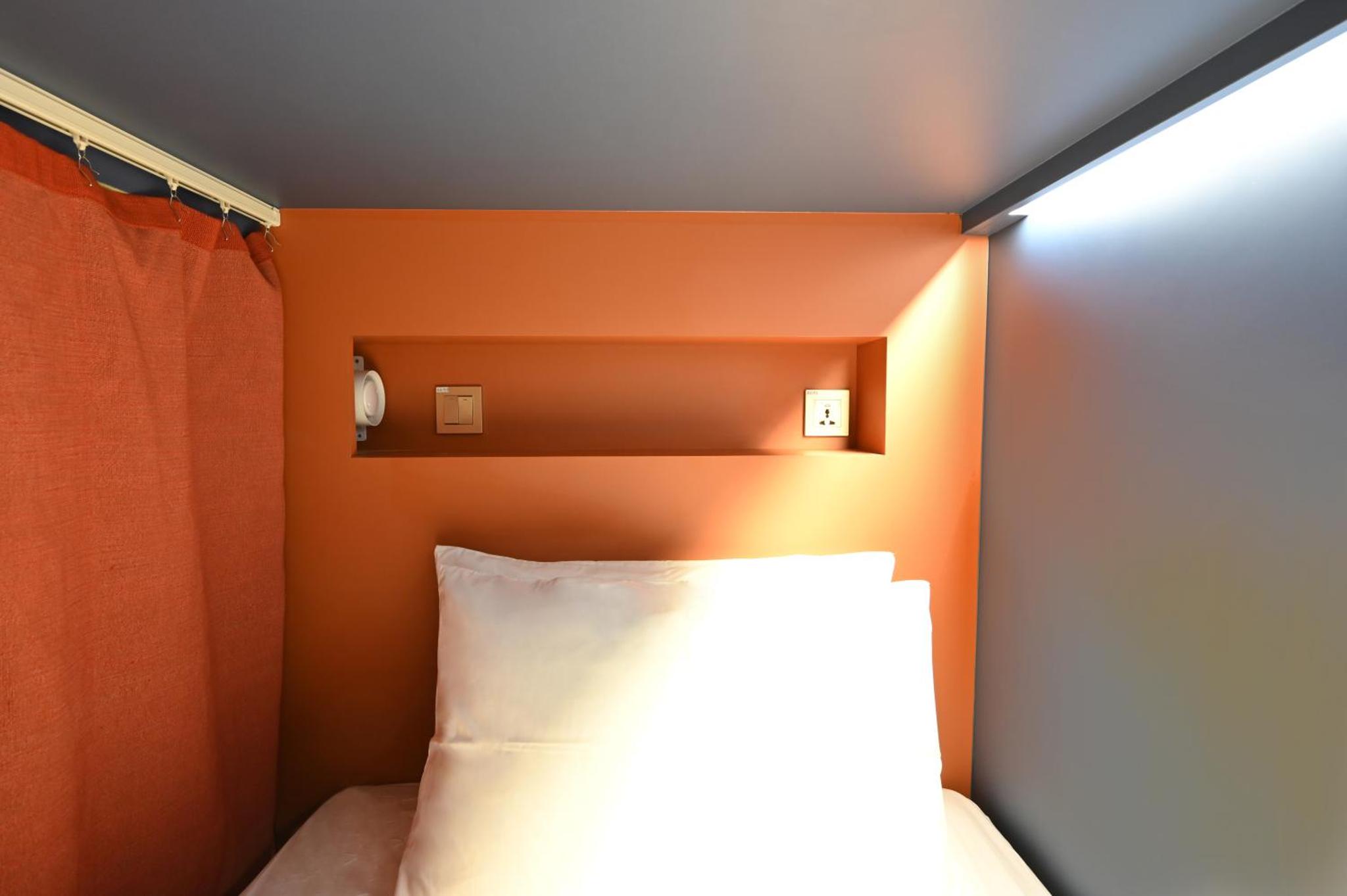 Dream Chaser Boutique Capsule Hotel — photo 2