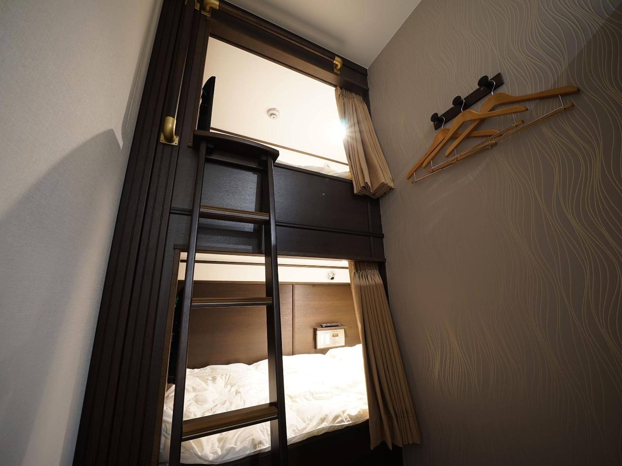 WELLCABIN TENJIN - Male Only — photo 4