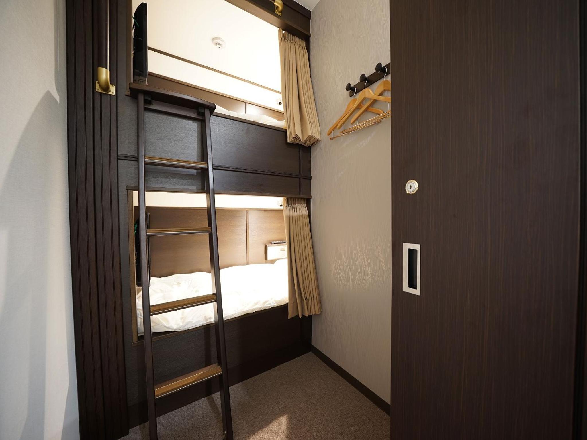 WELLCABIN TENJIN - Male Only — photo 6