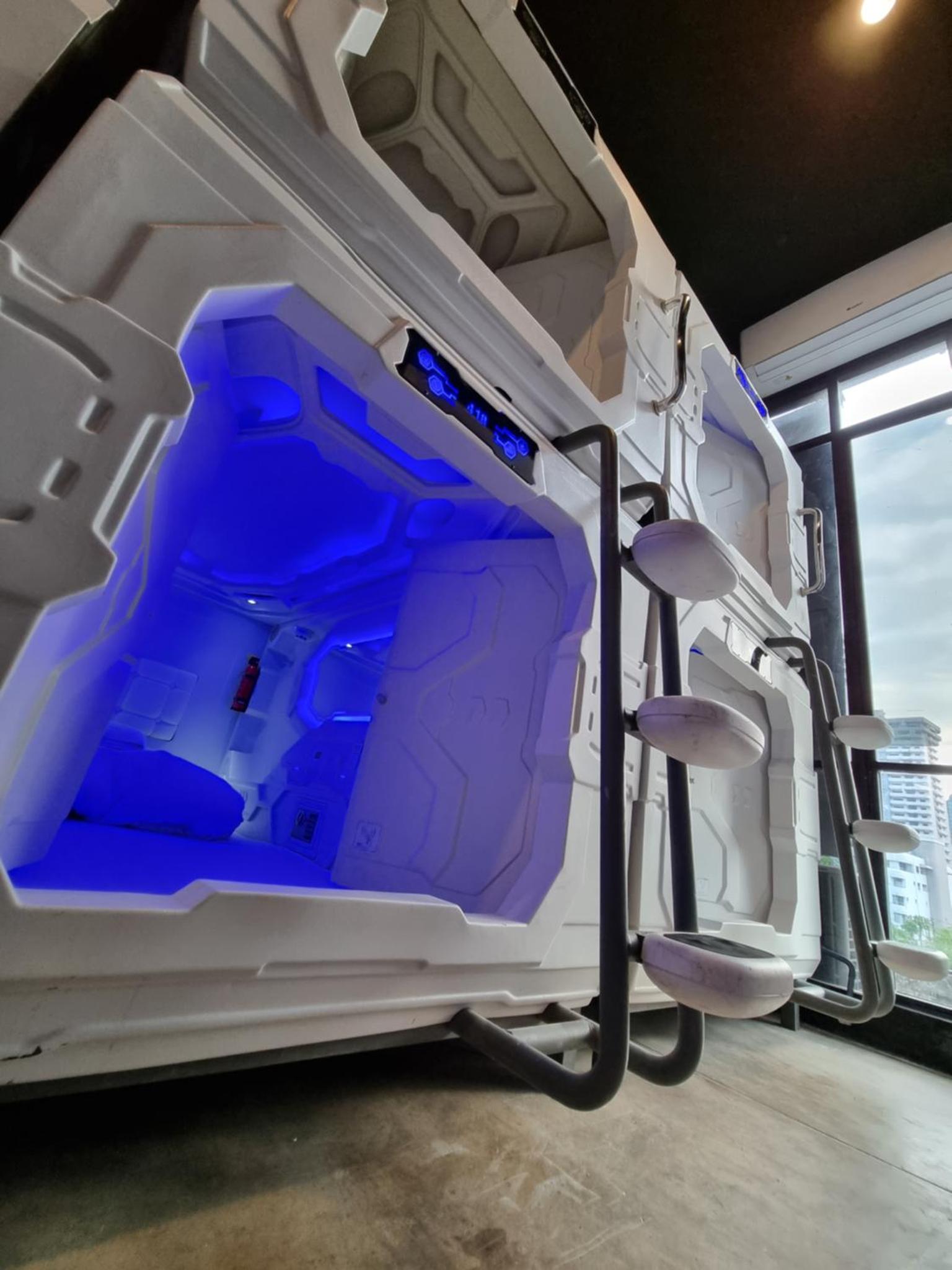 Met A Space Pod @Phrom Phong — photo 5