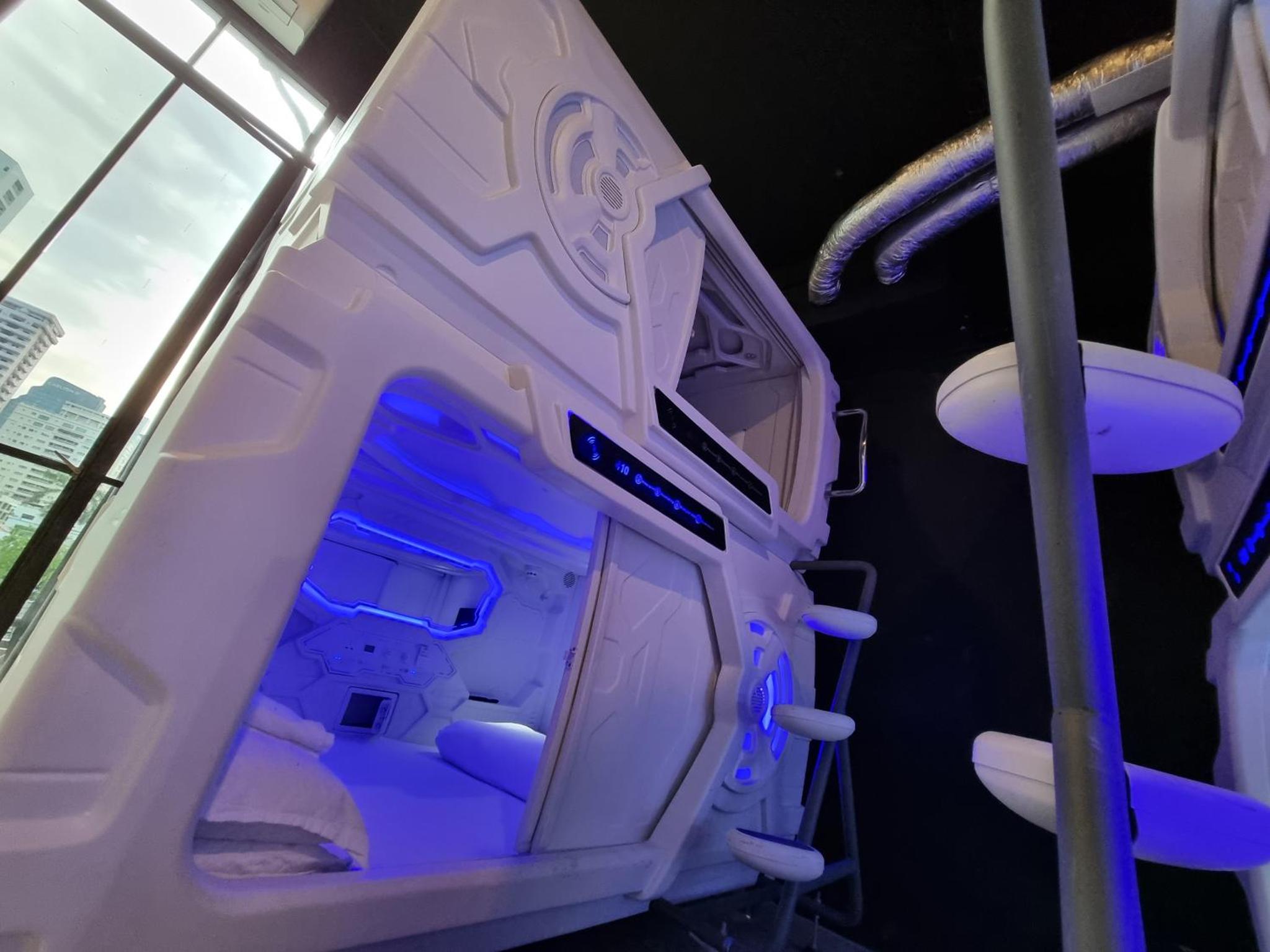 Met A Space Pod @Phrom Phong — photo 8