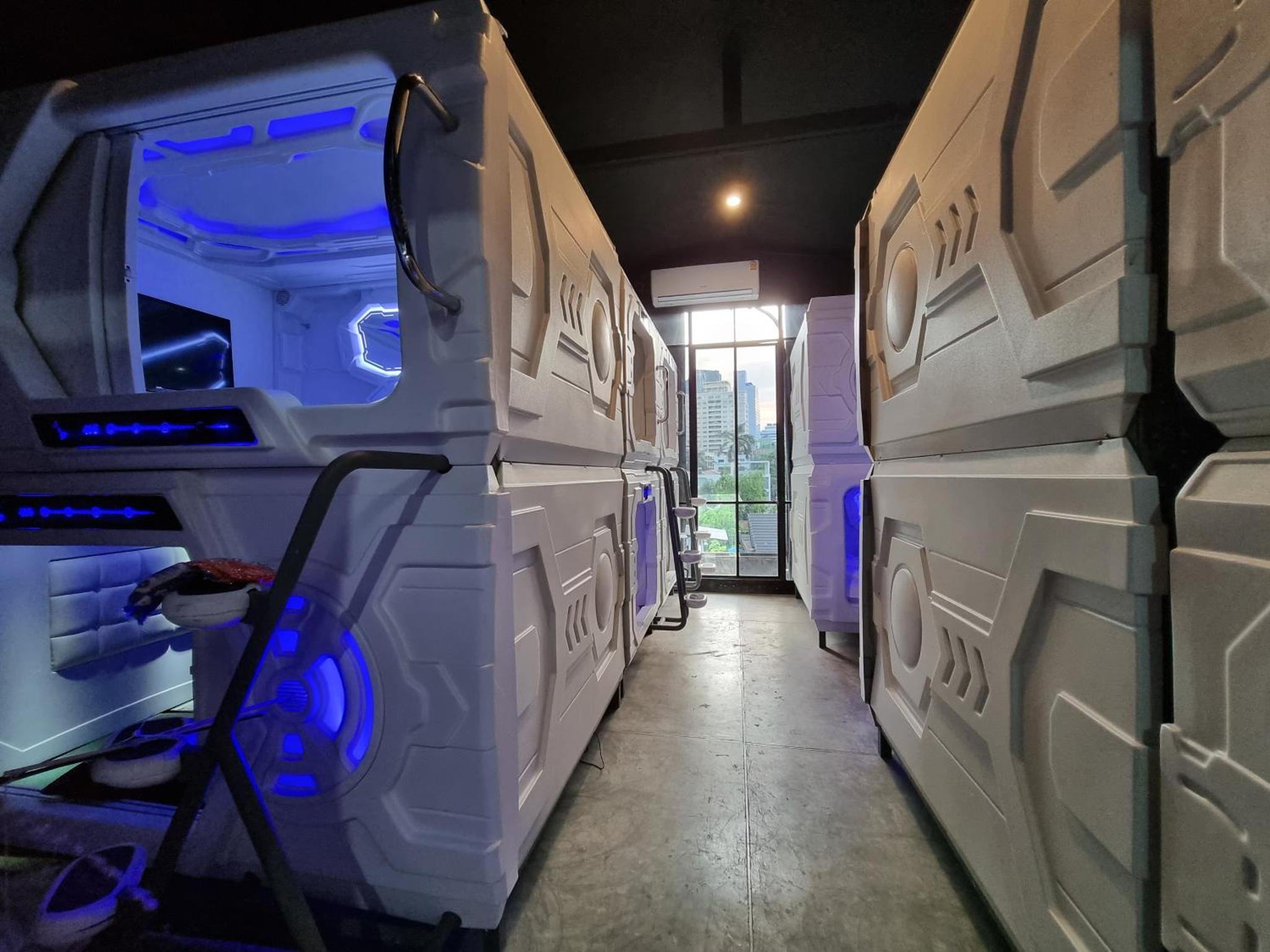 Met A Space Pod @Phrom Phong — photo 7