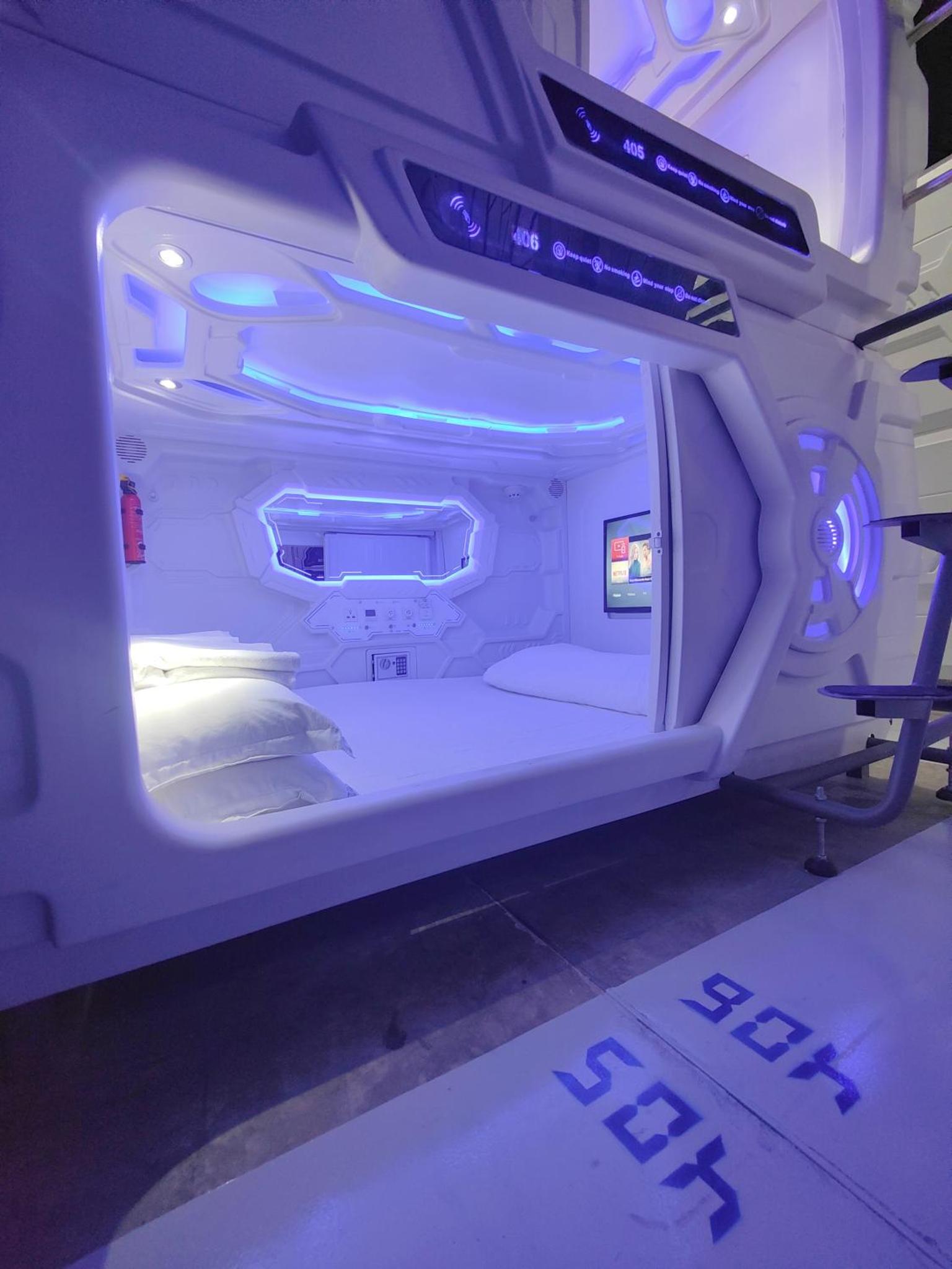 Met A Space Pod @Phrom Phong — thumbnail 4