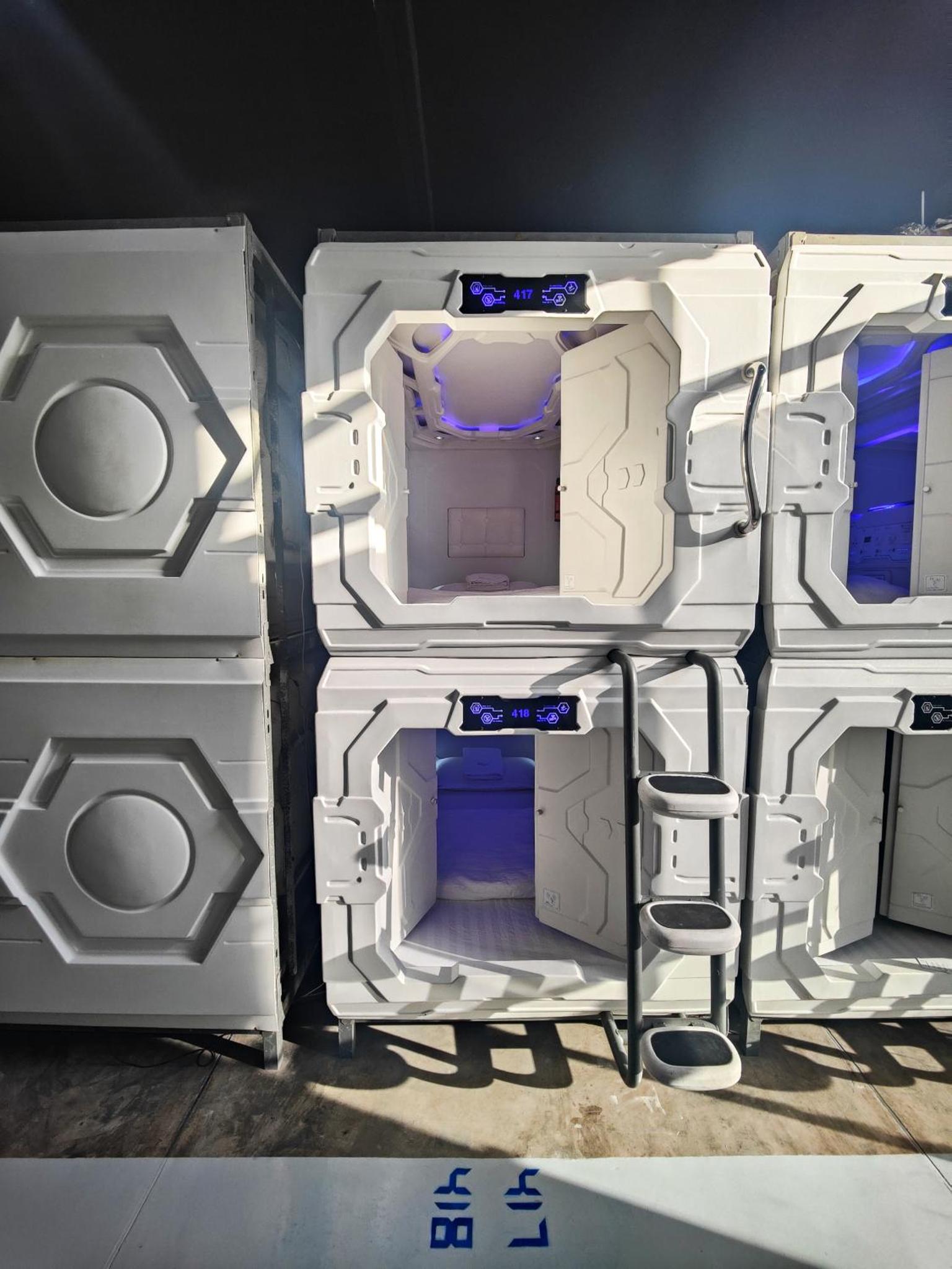 Met A Space Pod @Phrom Phong — photo 6