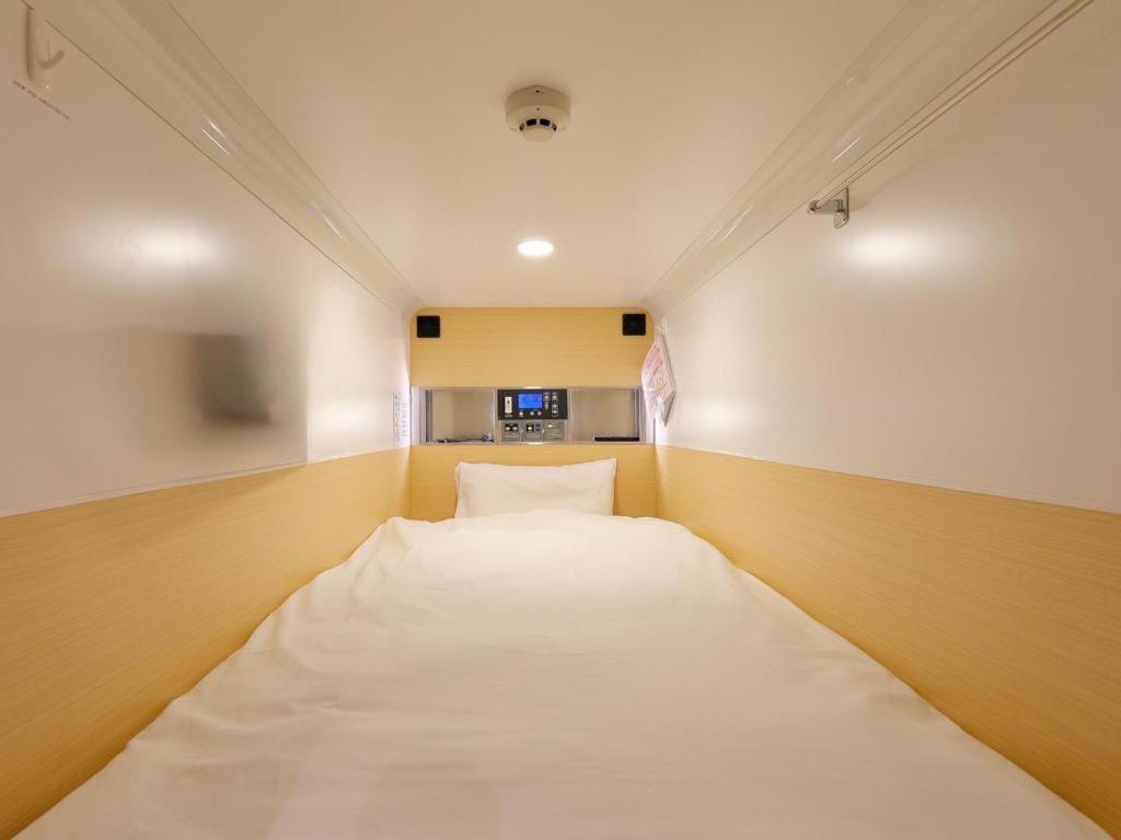 Acro Capsule Hotel Namba Dotonbori — thumbnail 2