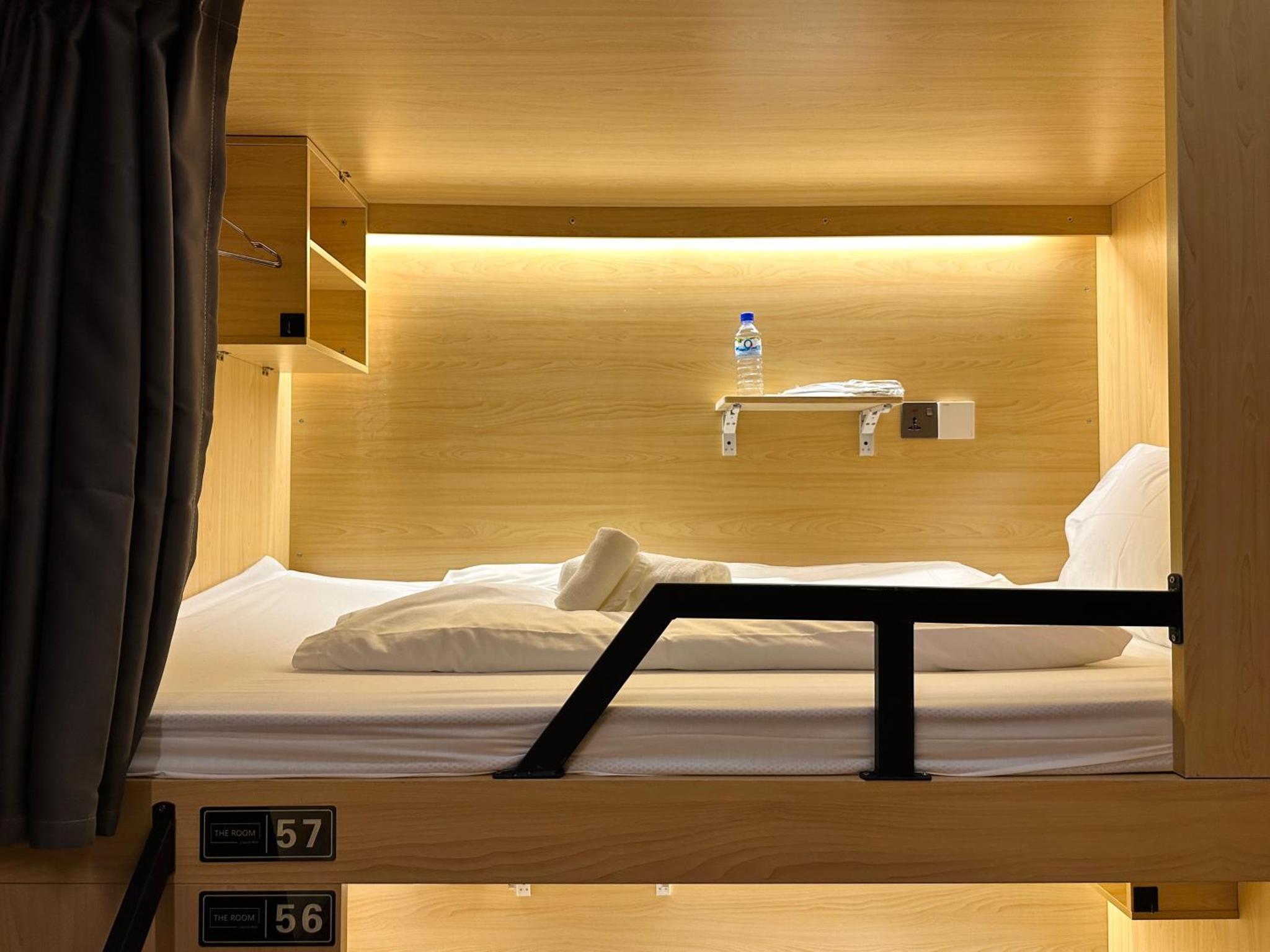 THE ROOM Capsule Hotel — photo 4