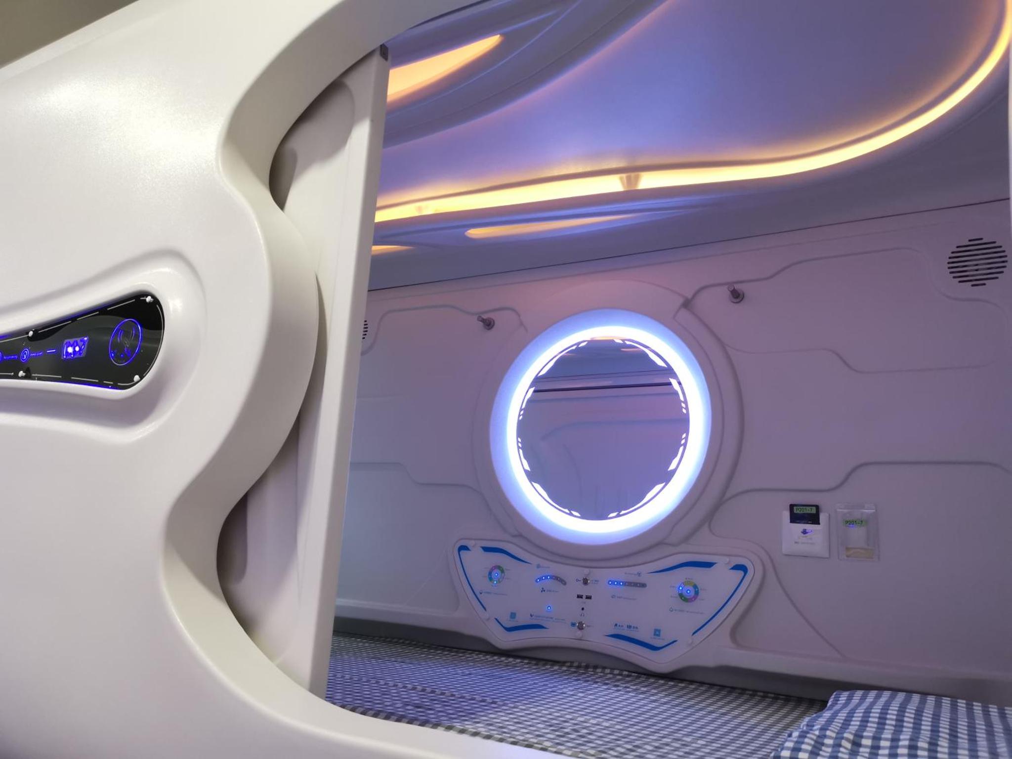 橙舍太空艙 TW Capsule Hostel