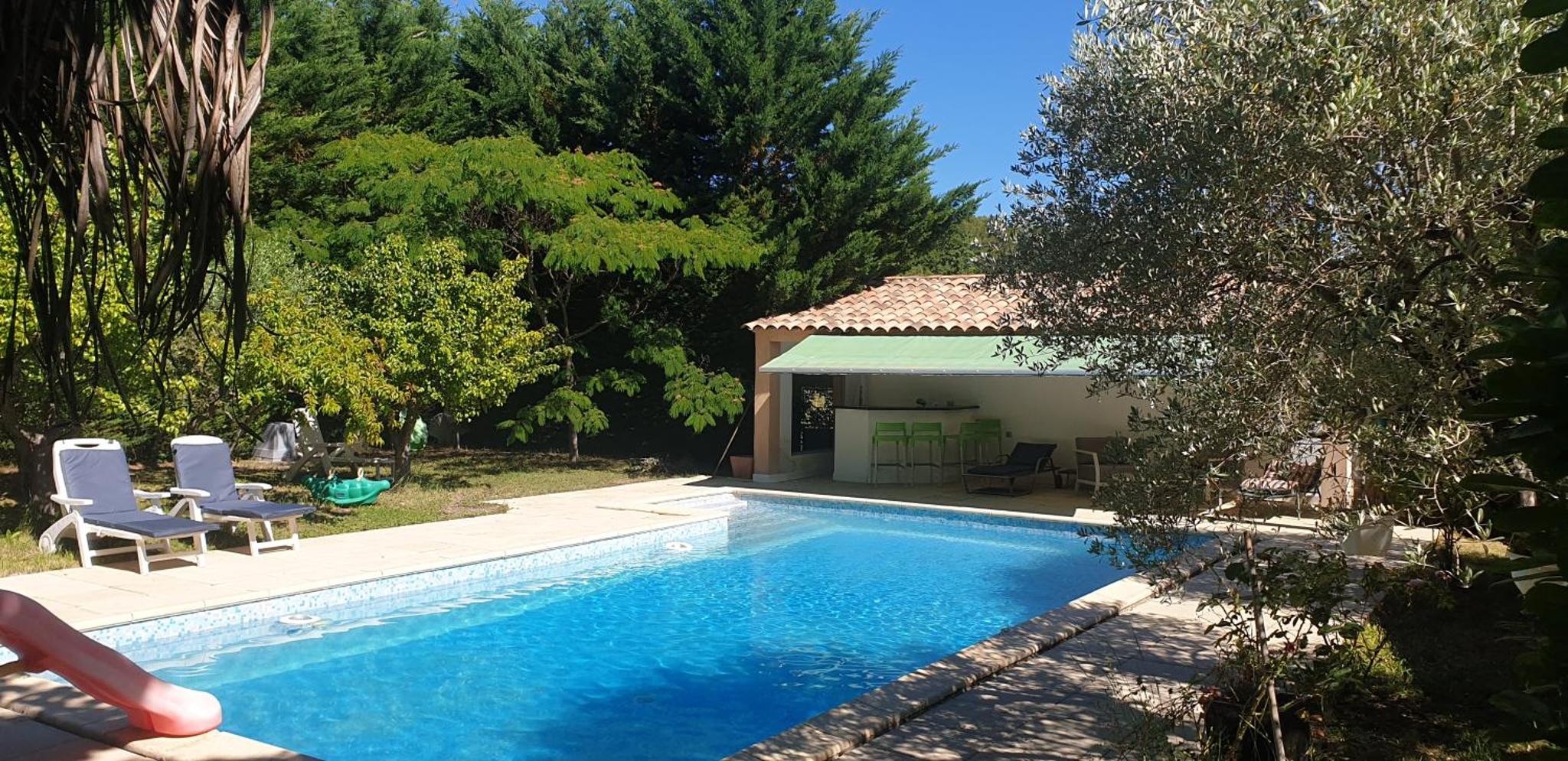 location saisonnière, Pierrevert