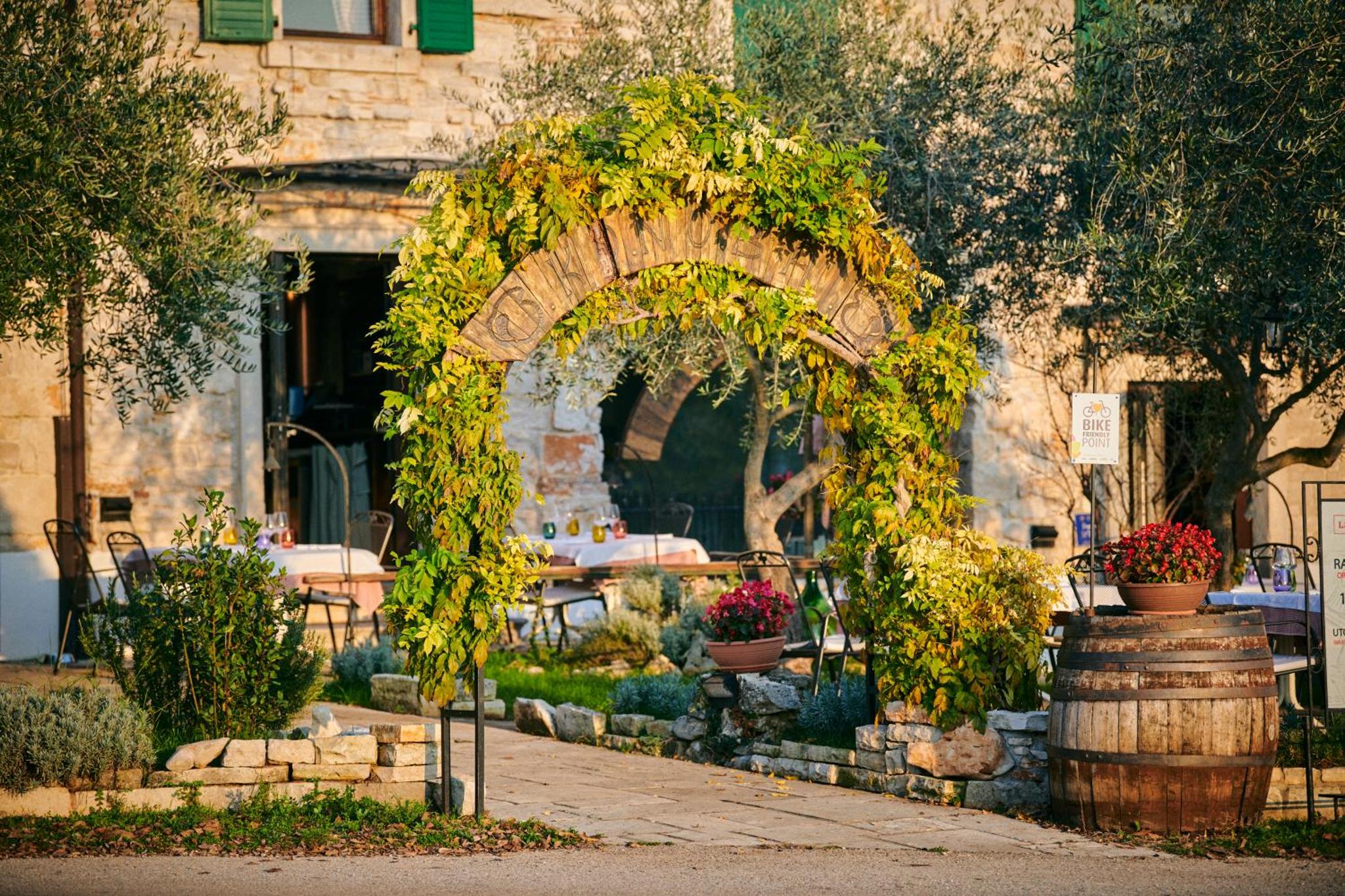 Casa Romantica La Parenzana — thumbnail 3