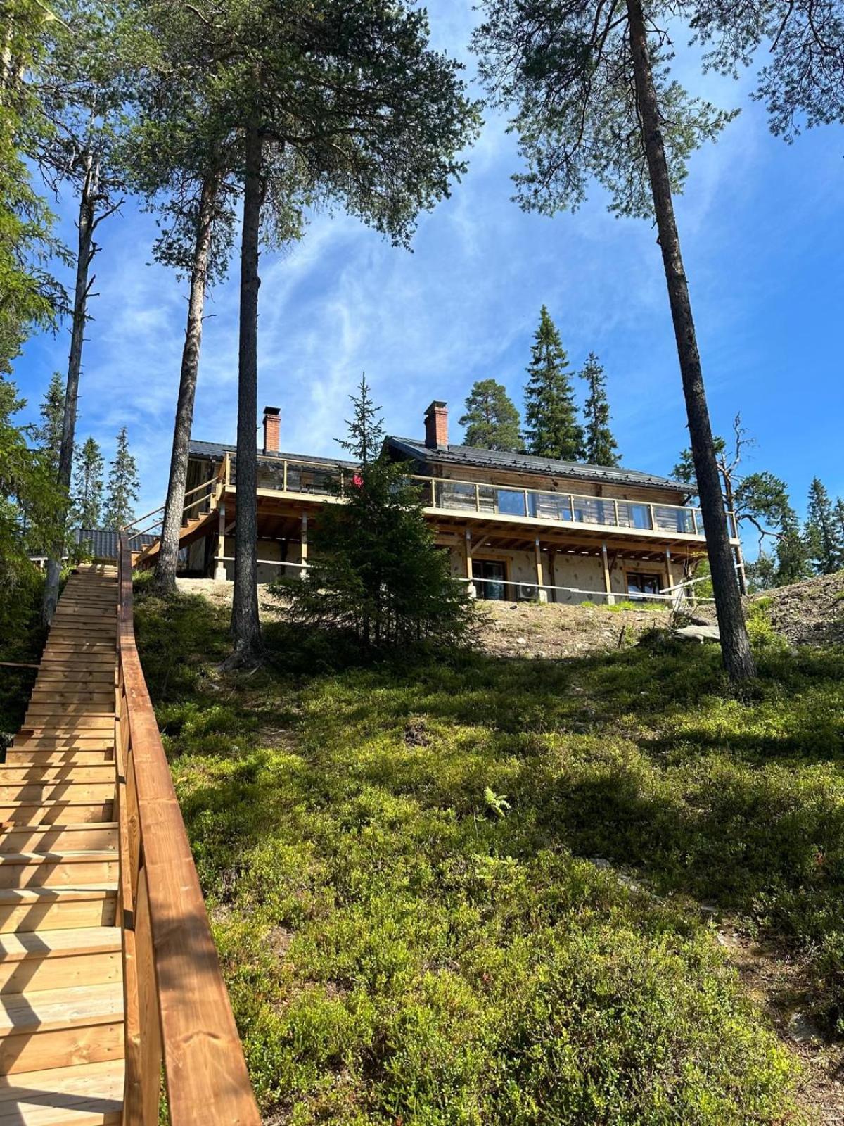 Hilltop Villa at Lake Porontima — thumbnail 4