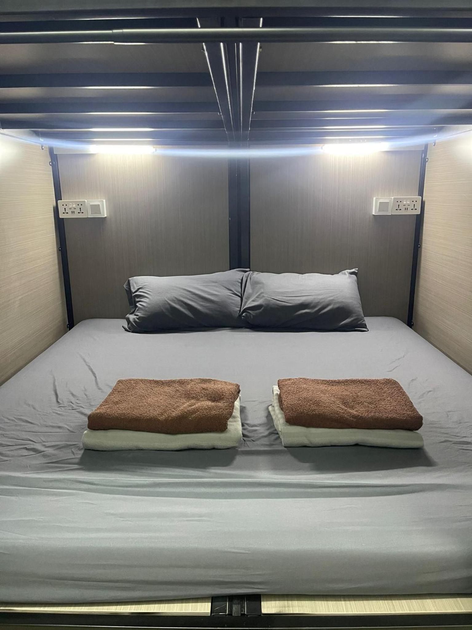Meadows Hostel, Singapore