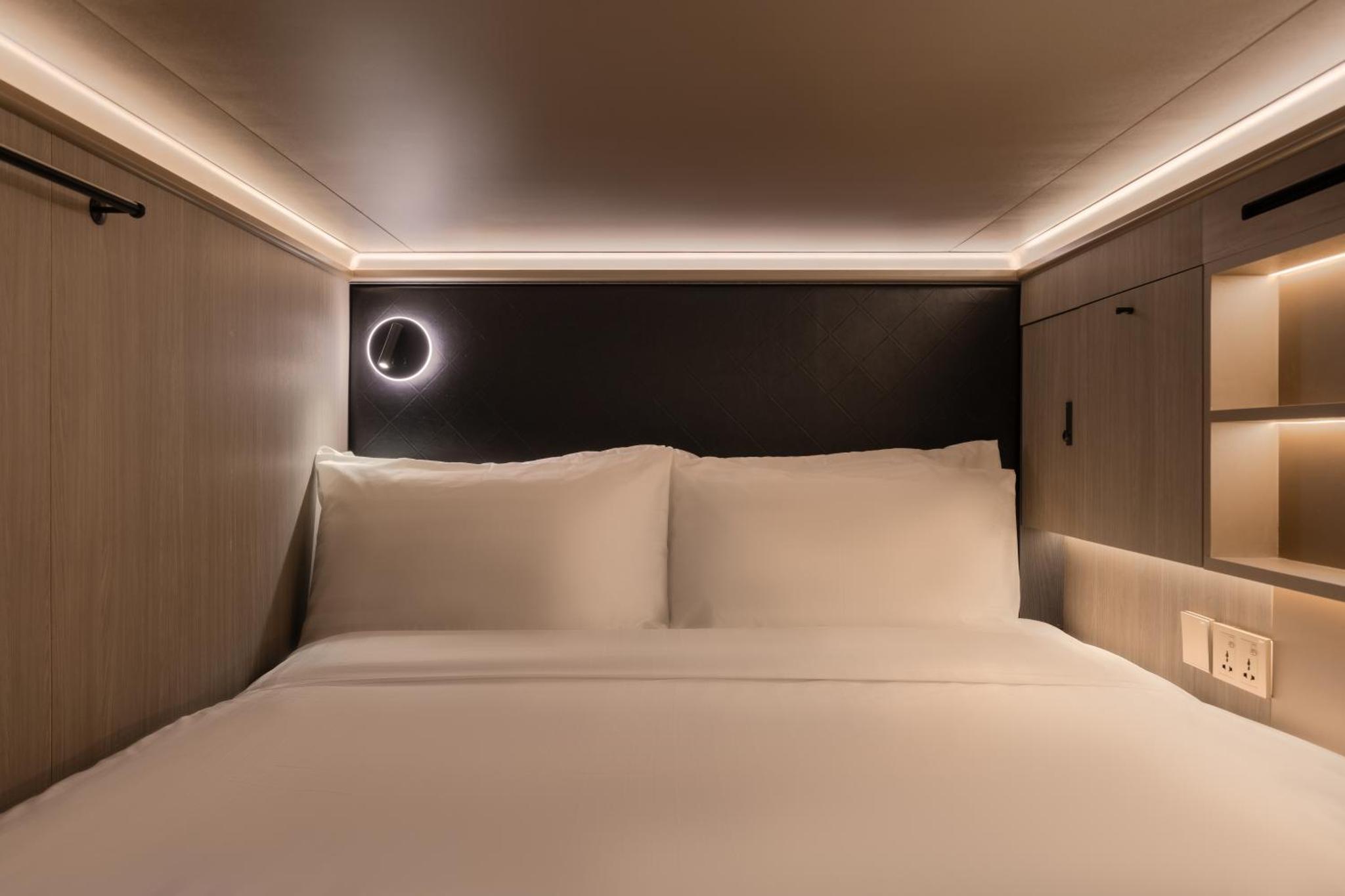 Cube Social Boutique Capsule Hotel at Boat Quay — photo 8