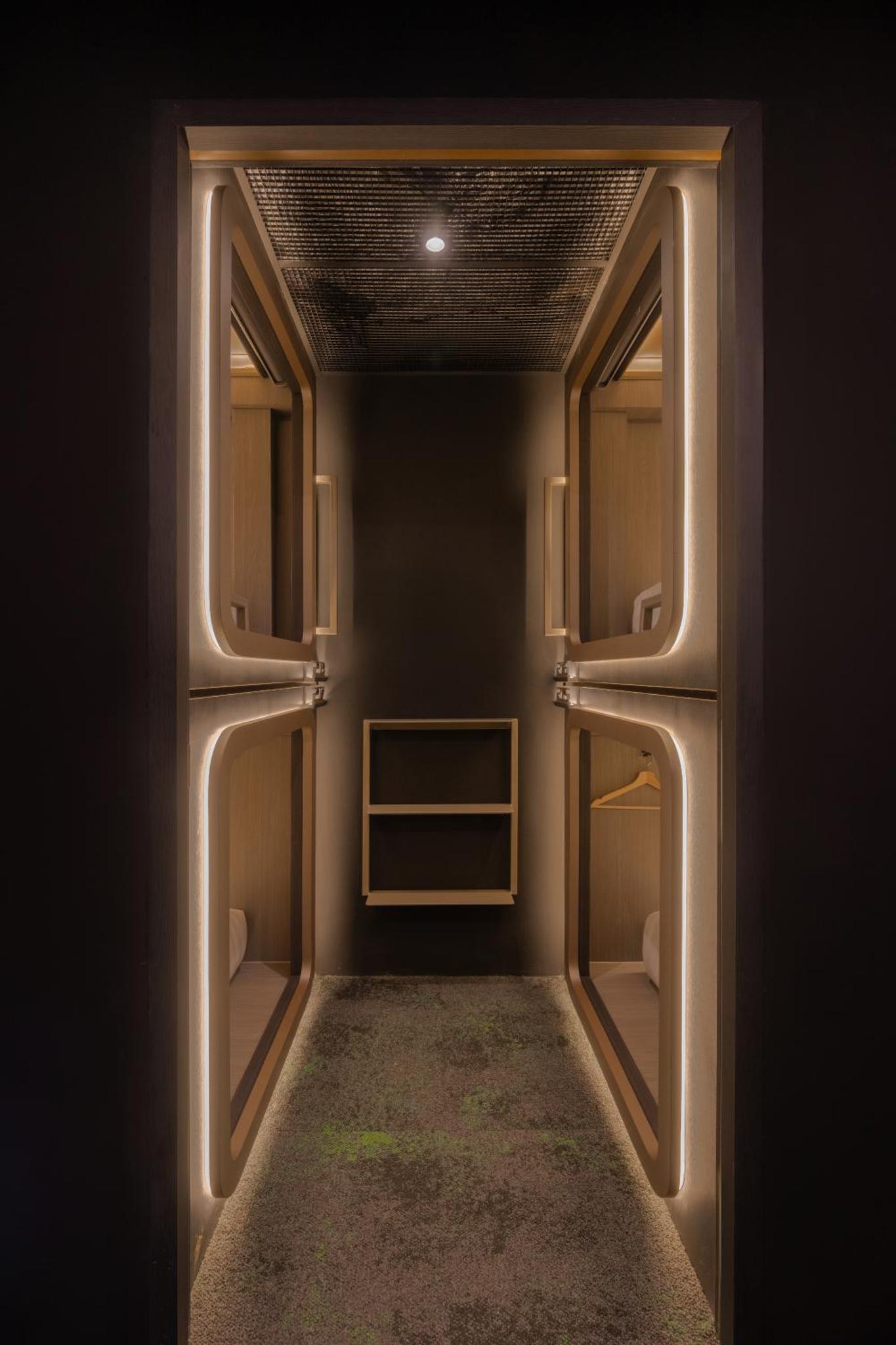 Cube Social Boutique Capsule Hotel at Boat Quay — photo 10