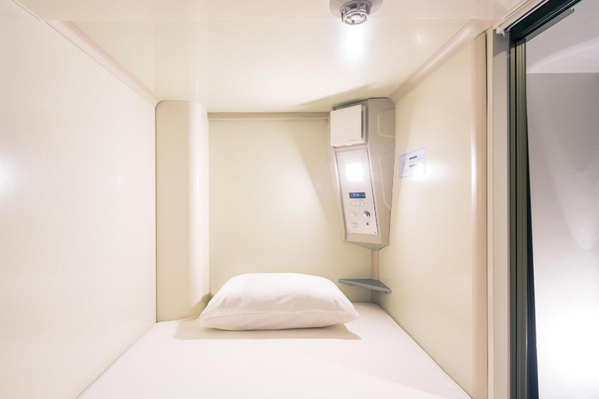 Capsule Hotel Cube Hiroshima — thumbnail 4
