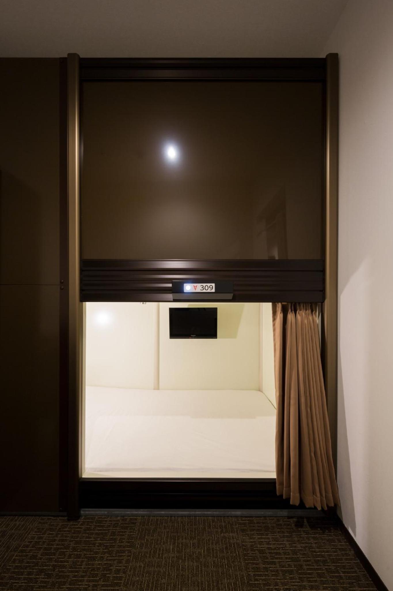 Capsule Hotel Cube Hiroshima — photo 6