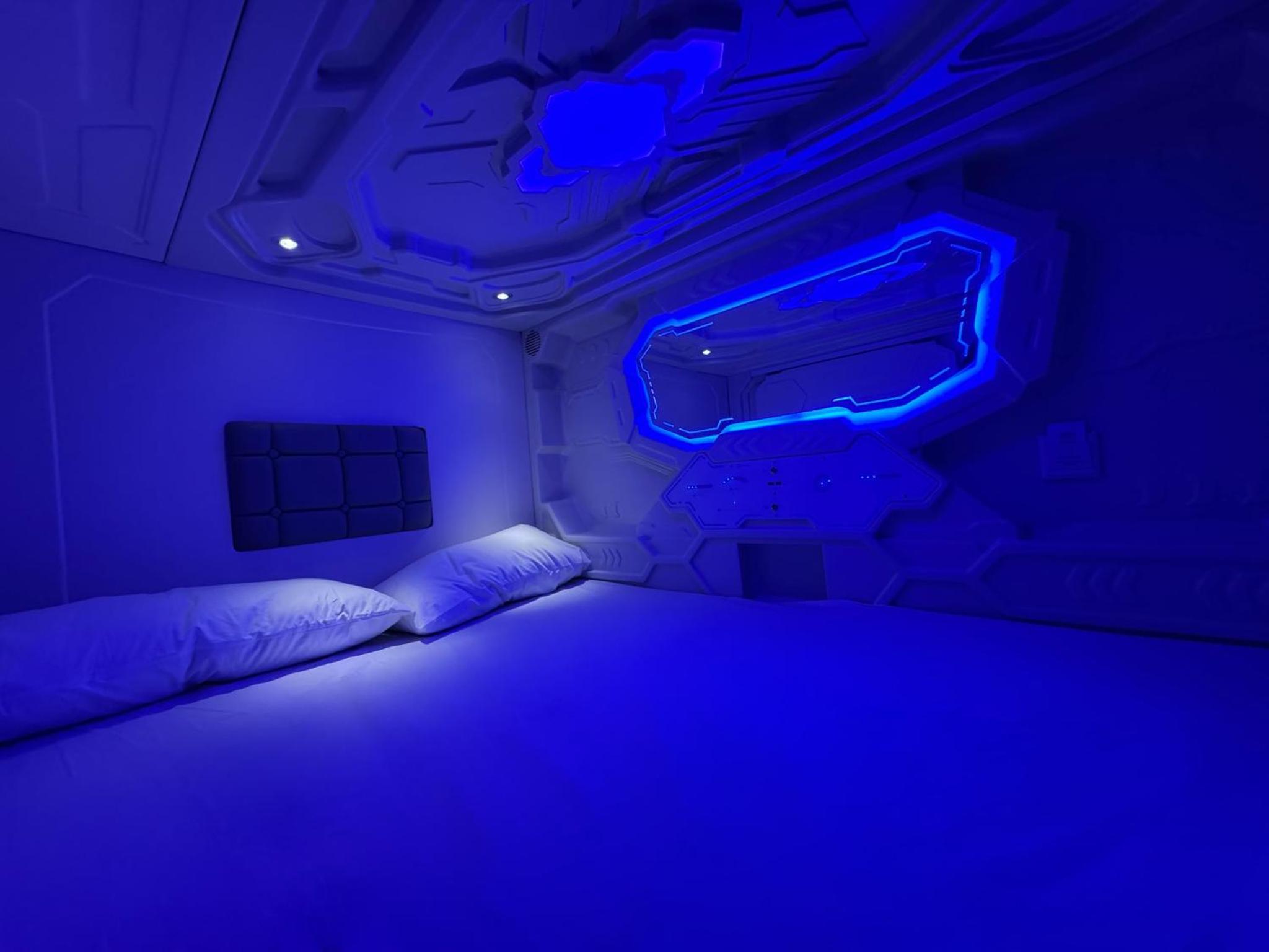 Hostel Space Capsule — photo 12