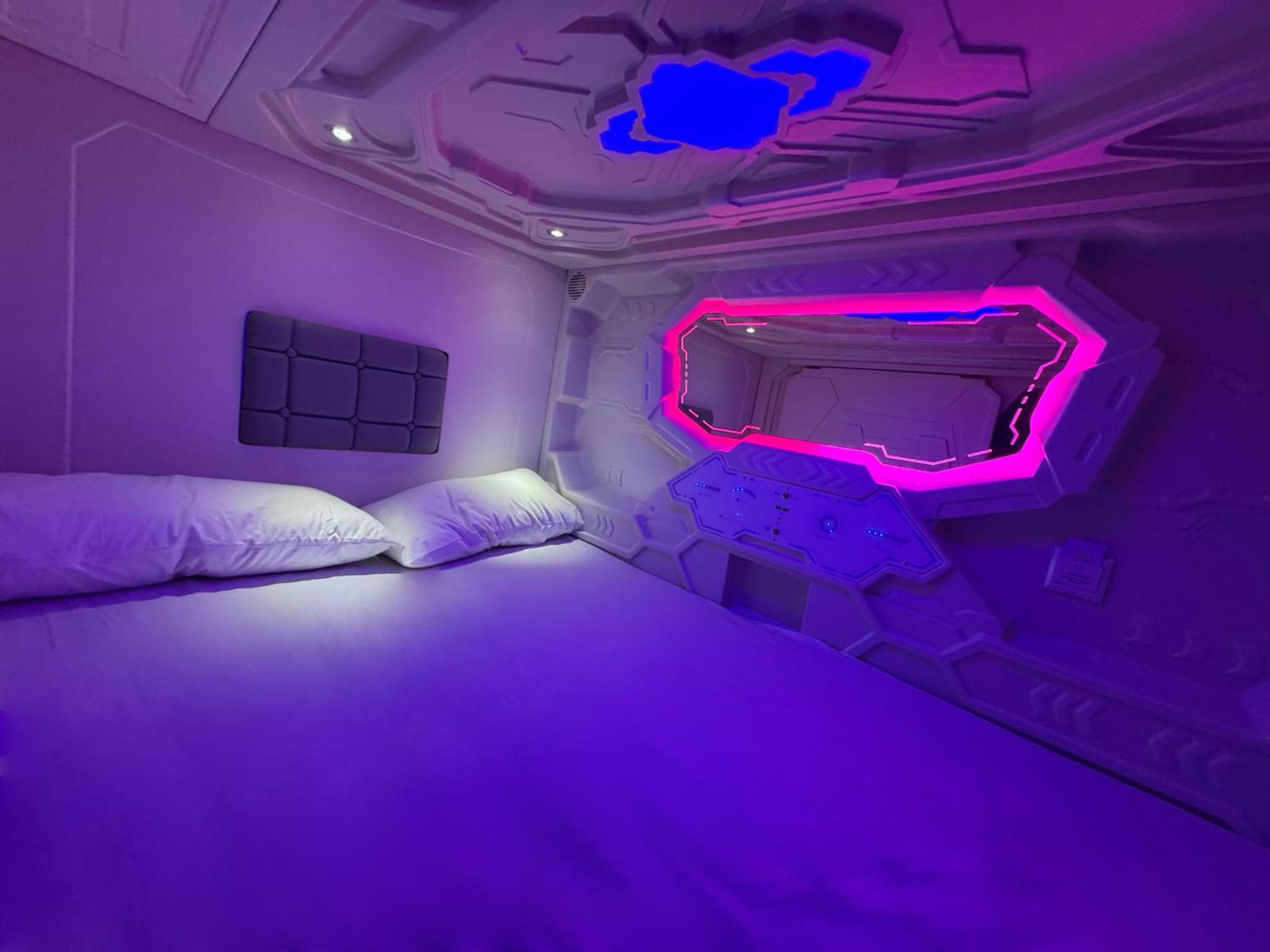 Hostel Space Capsule — photo 8