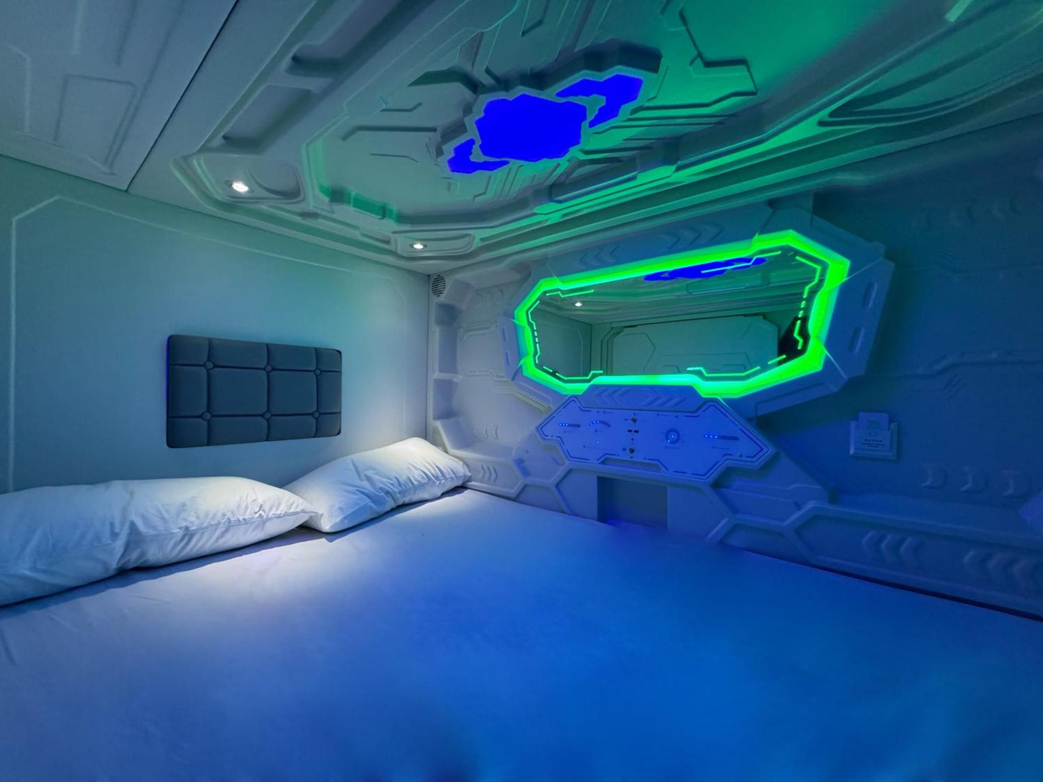 Hostel Space Capsule — photo 7