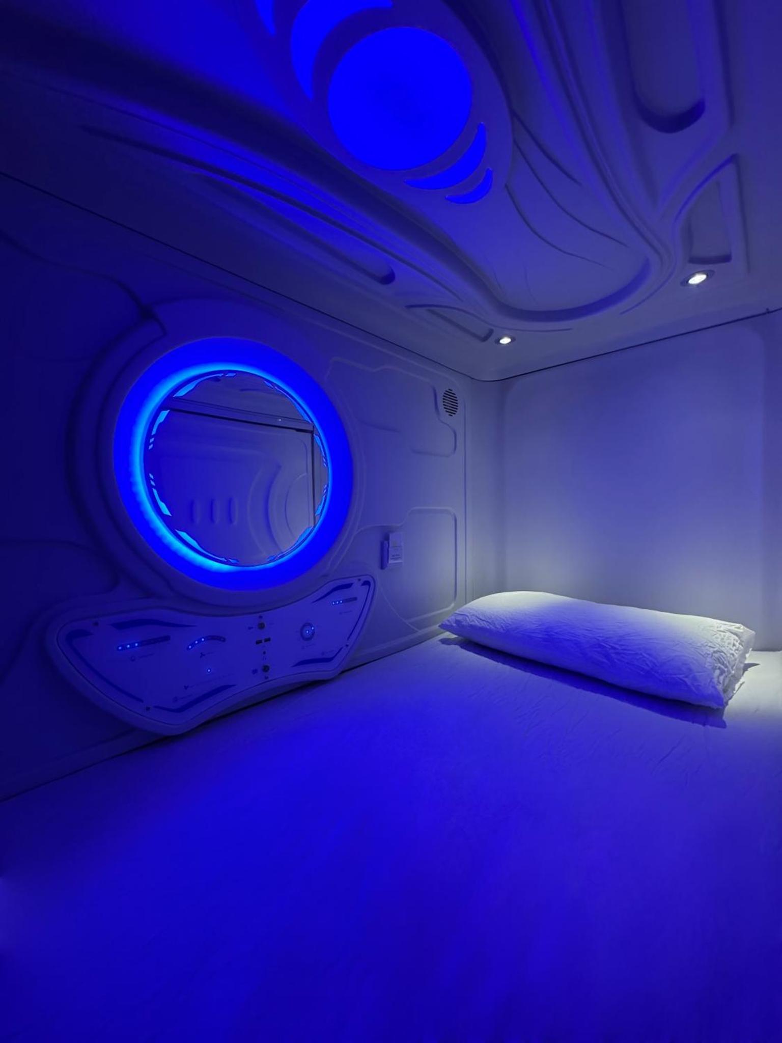 Hostel Space Capsule — photo 10