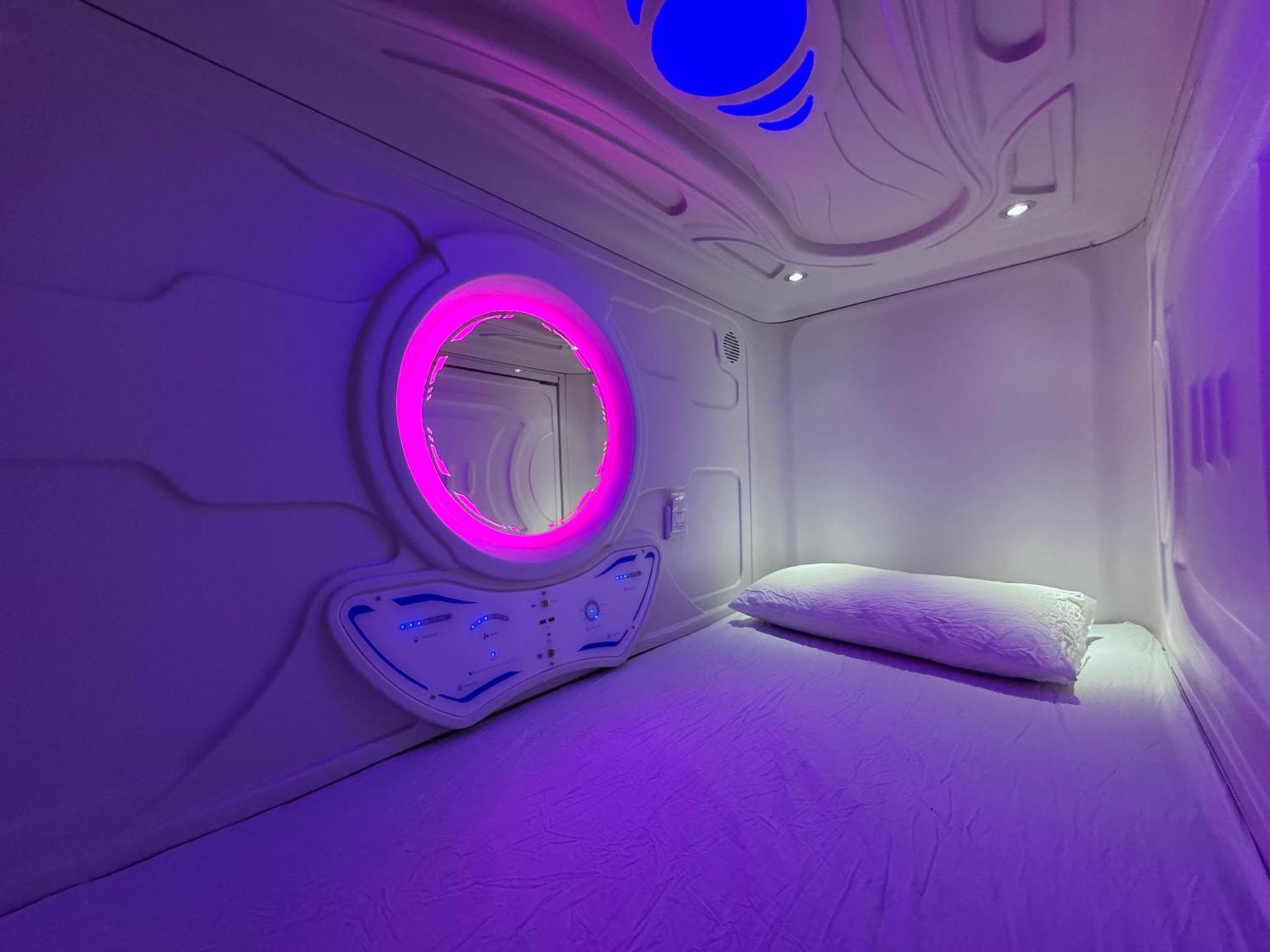 Hostel Space Capsule — thumbnail 2