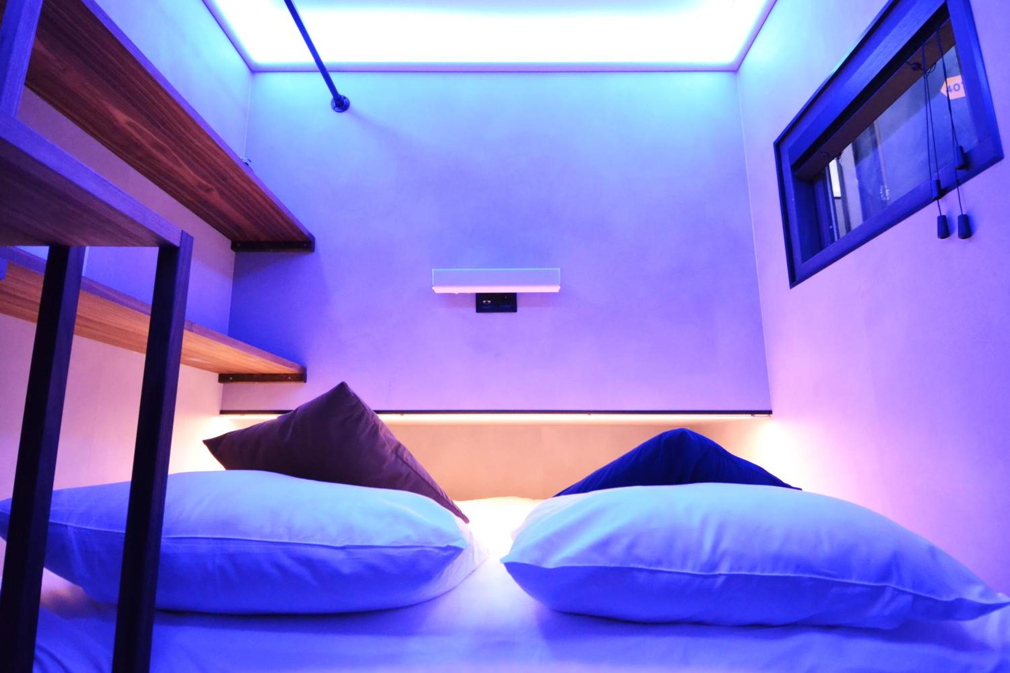 The Hyve Capsule hostel Amsterdam — photo 10