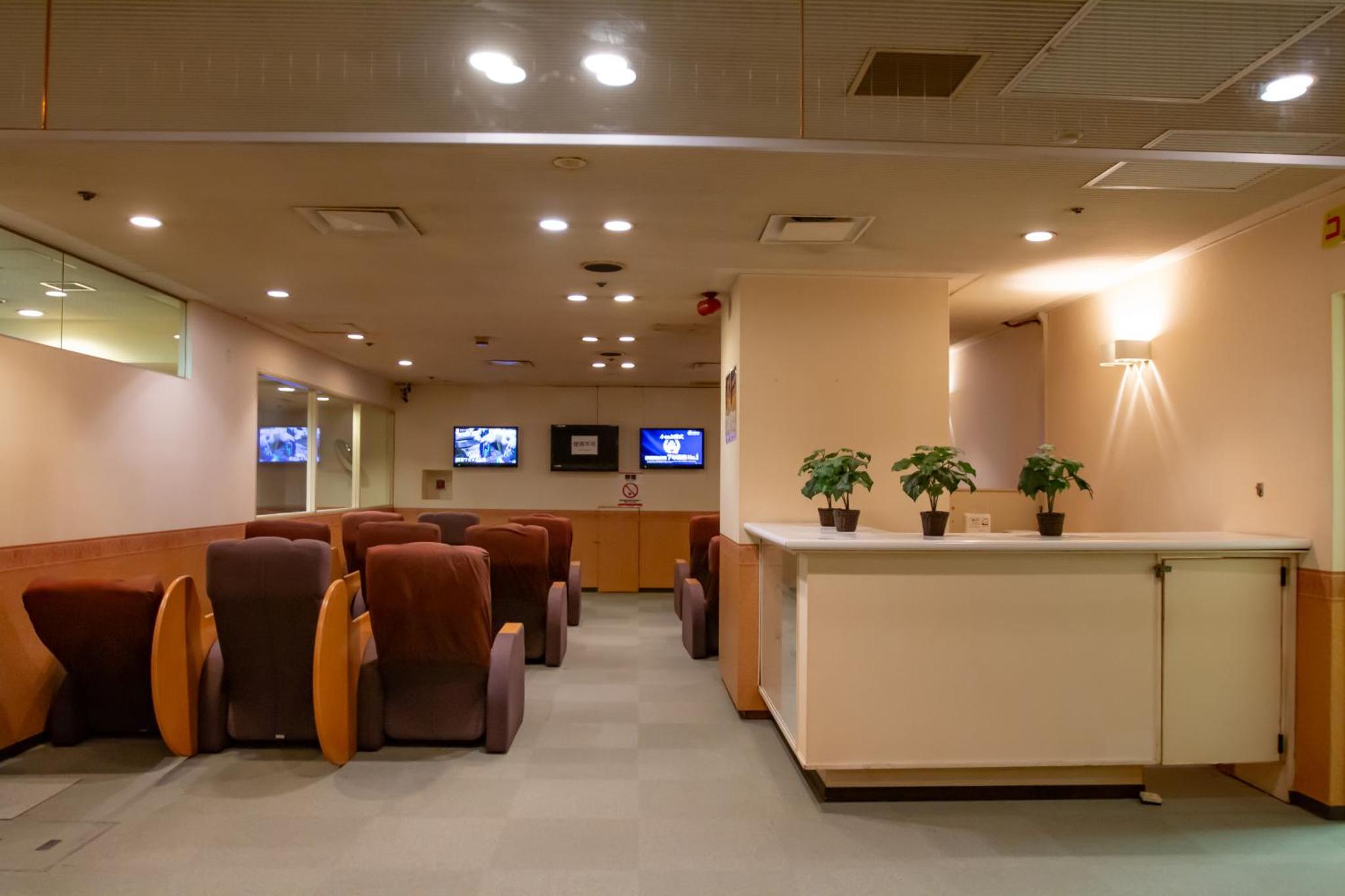 Capsule Hotel Asahi Plaza Shinsaibashi - Men's Only — photo 11