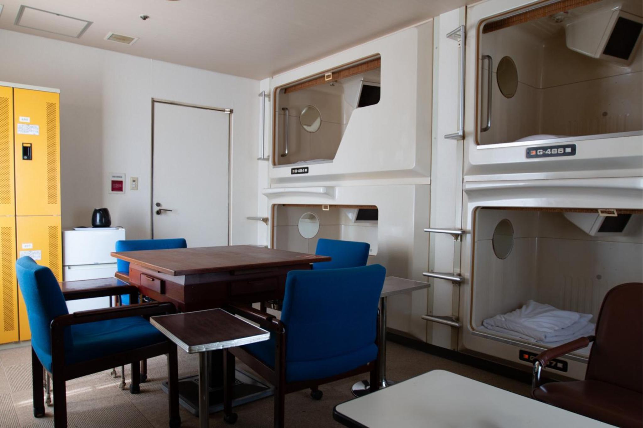 Capsule Hotel Asahi Plaza Shinsaibashi - Men's Only — photo 8