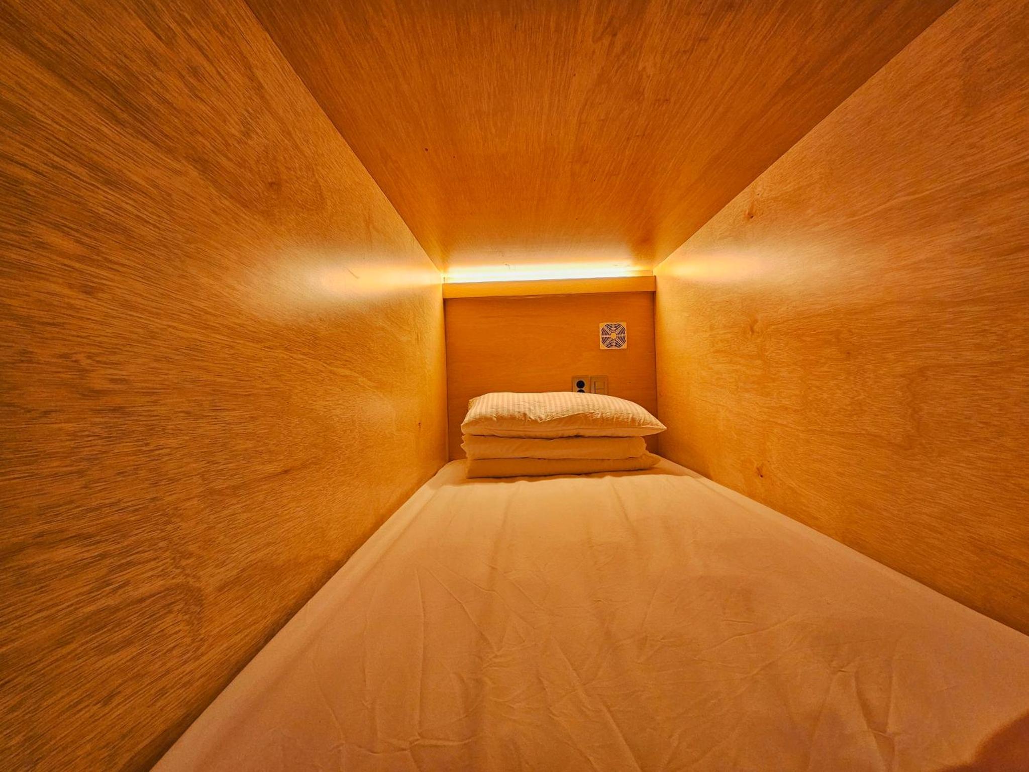 82 Capsule Hotel, Seoul