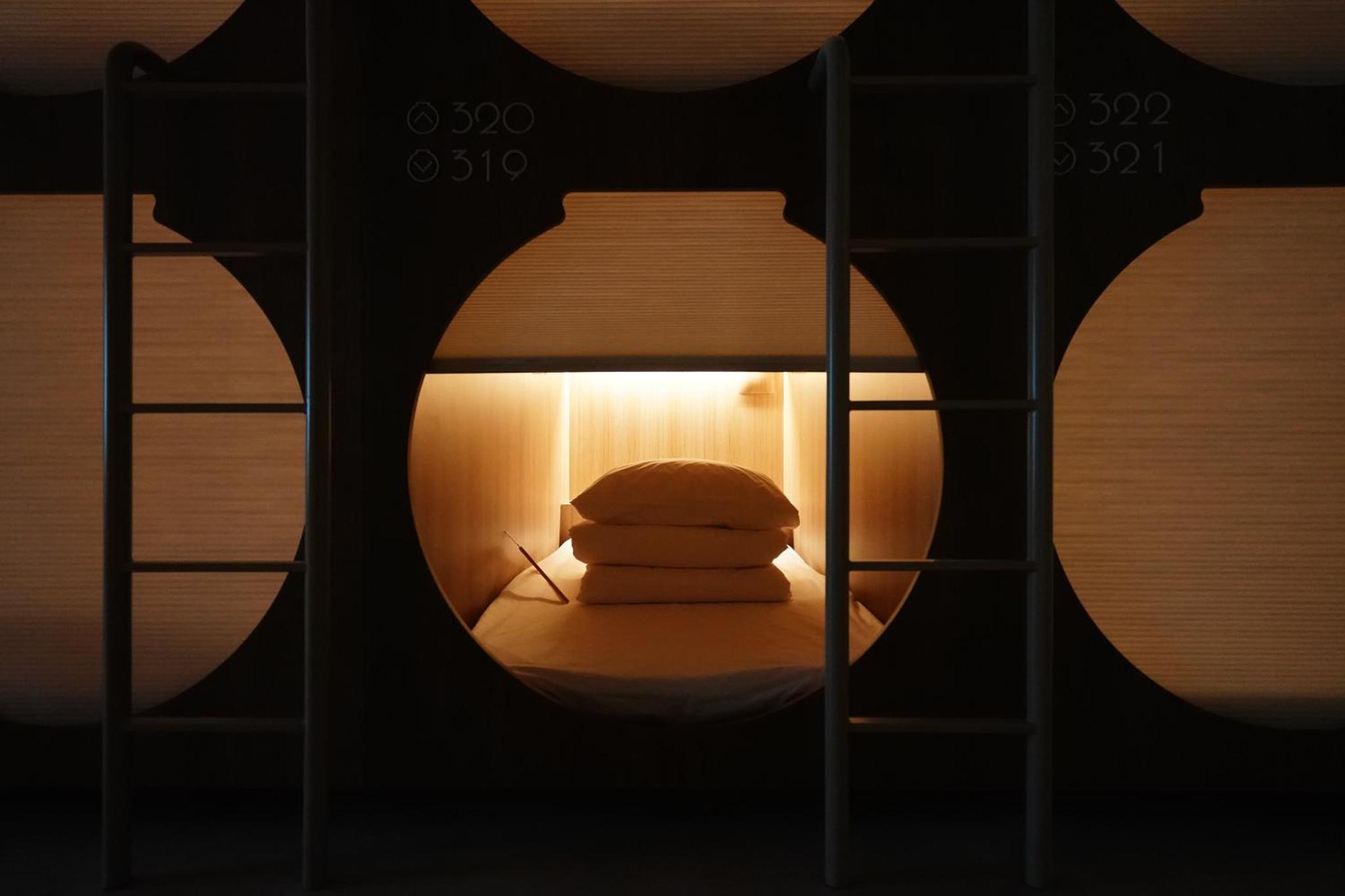 D A L Premium Capsule Hotel — photo 5