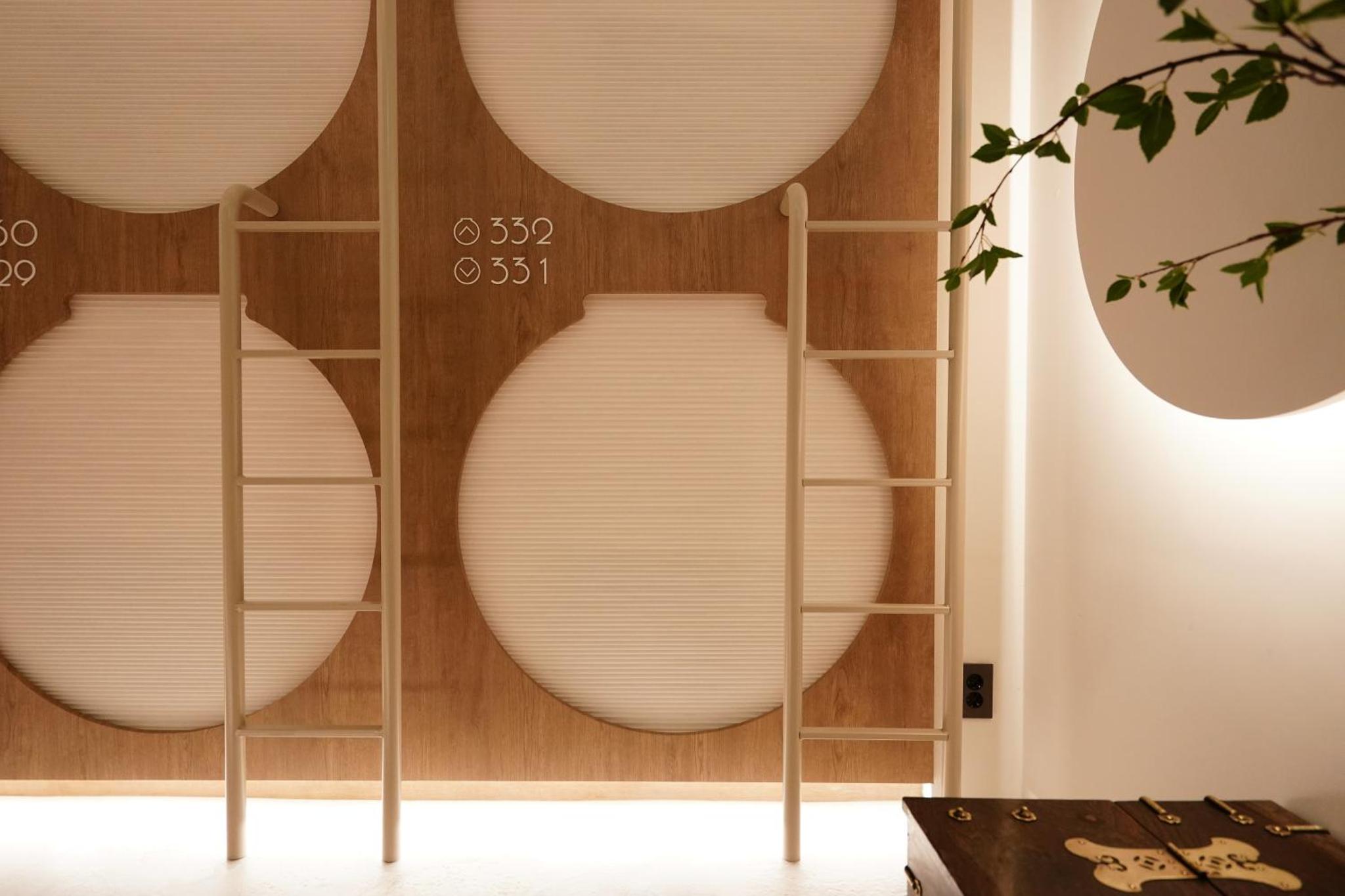 D A L Premium Capsule Hotel — photo 11