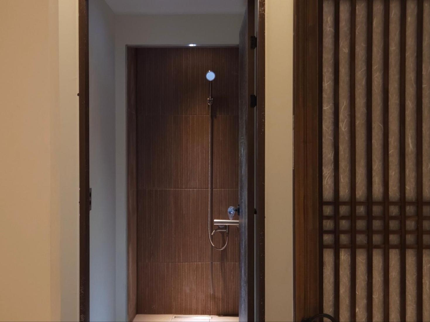 82 Capsule Hotel — photo 12