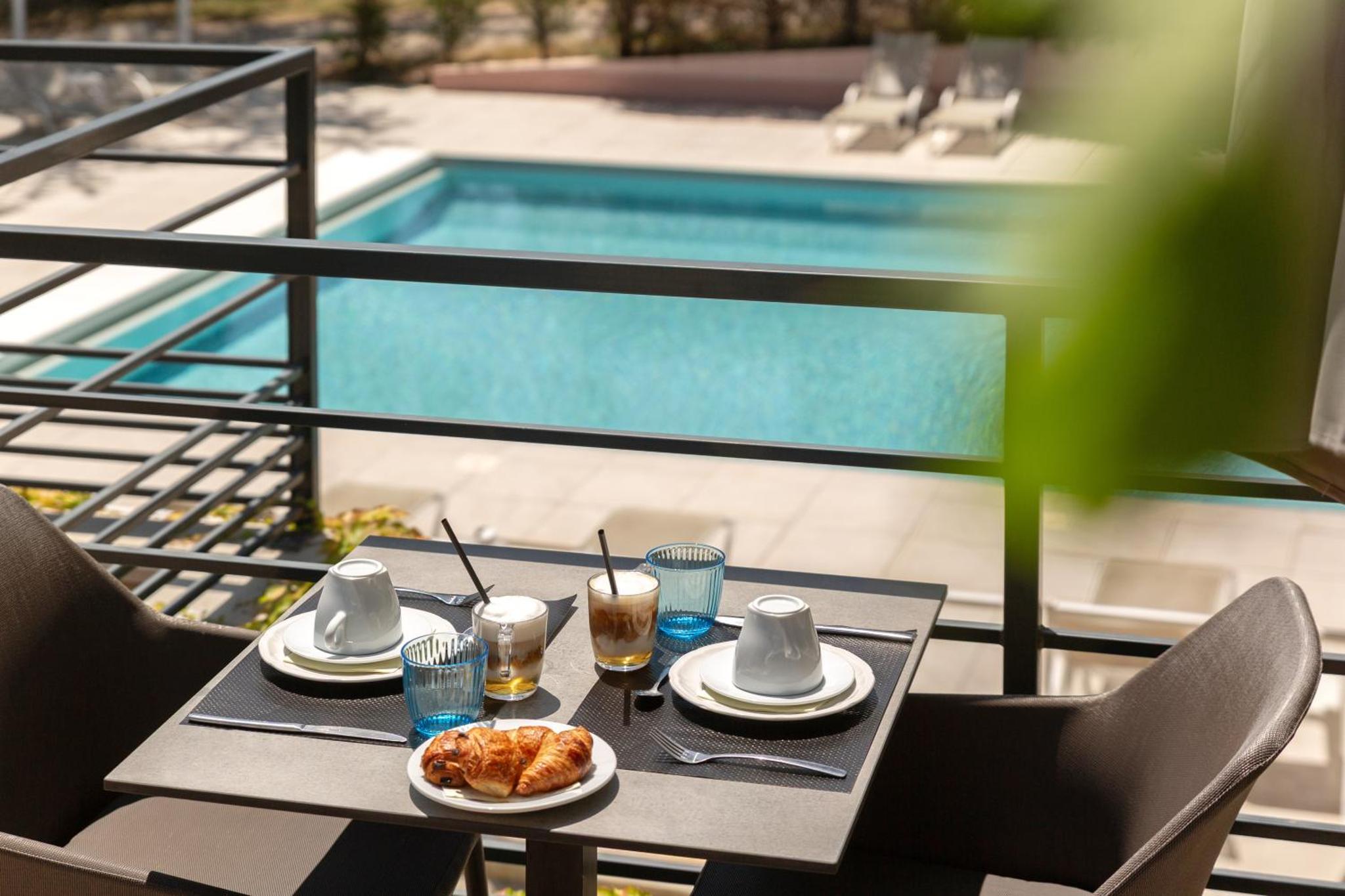 Hôtel & Résidence Lou Paradou Gréoux Les Bains