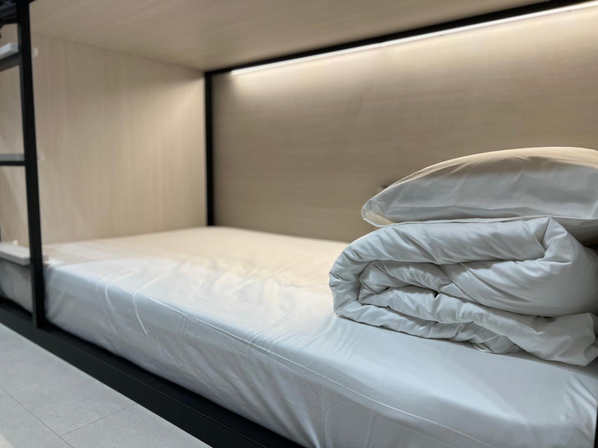 Enclosed pod, curtained bunk or cabin — which capsule type suits you