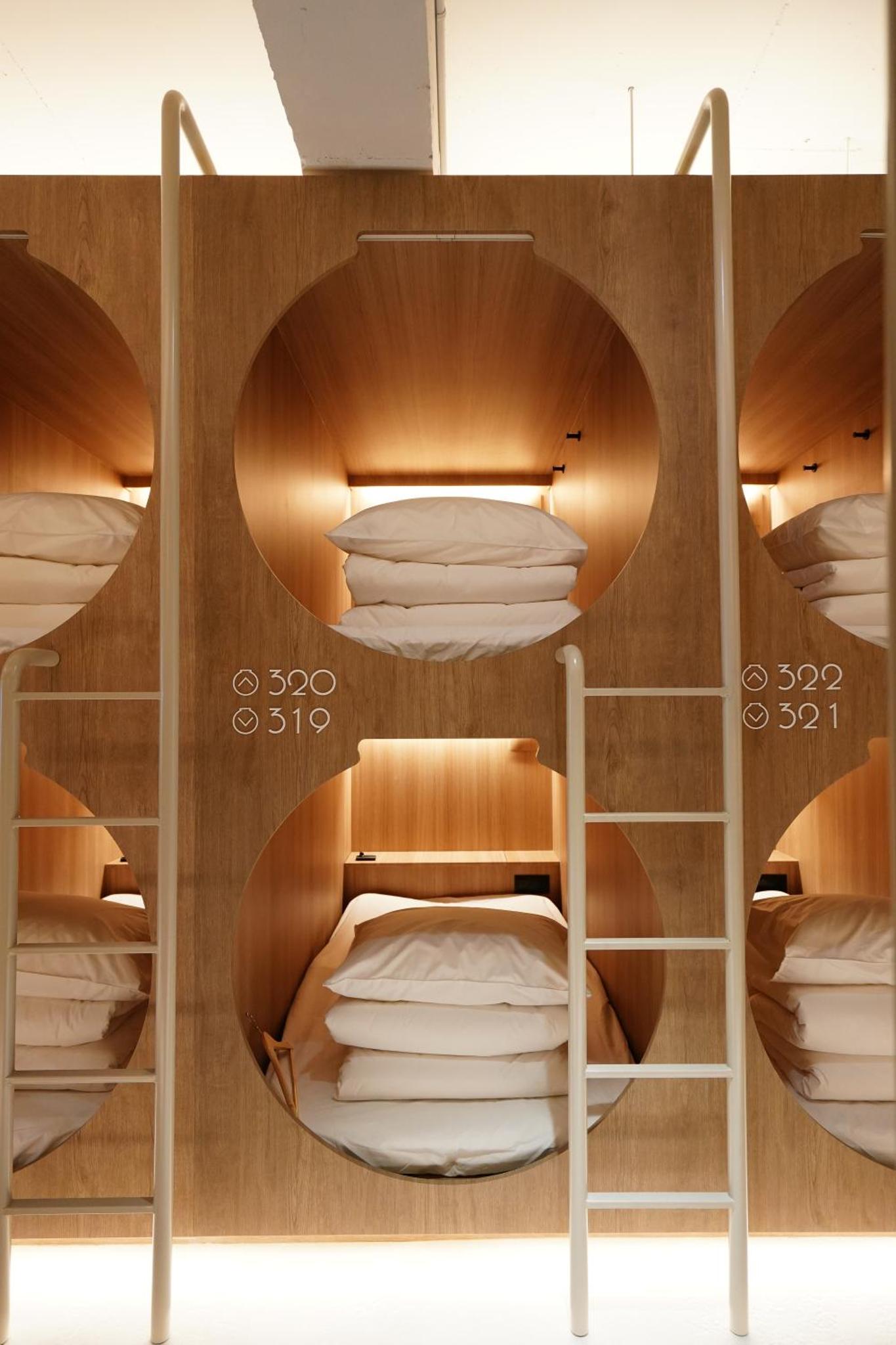 D A L Premium Capsule Hotel — thumbnail 2