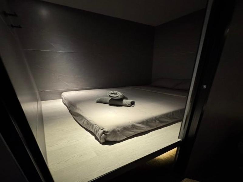 Havona Capsule Hotel - CIQ - Self Check In — thumbnail 2