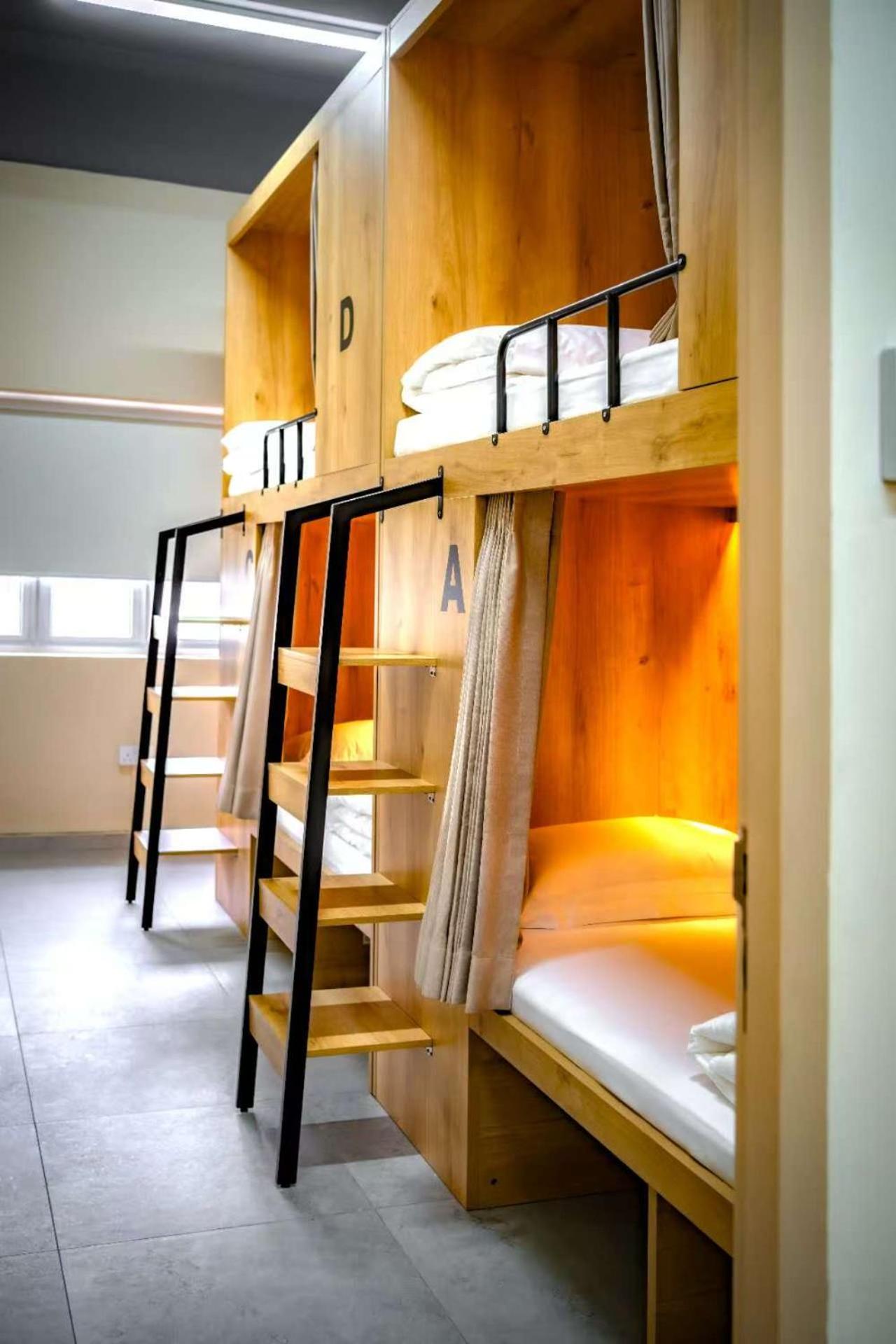 GUSTI Backpackers Capsule Hostel Singapore — thumbnail 3