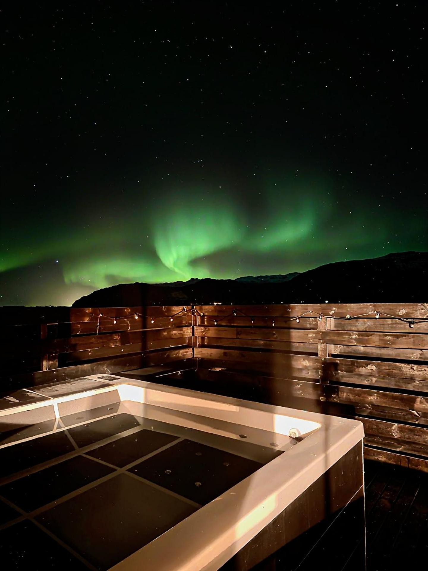 Aurora Cabin and Private Jacuzzi