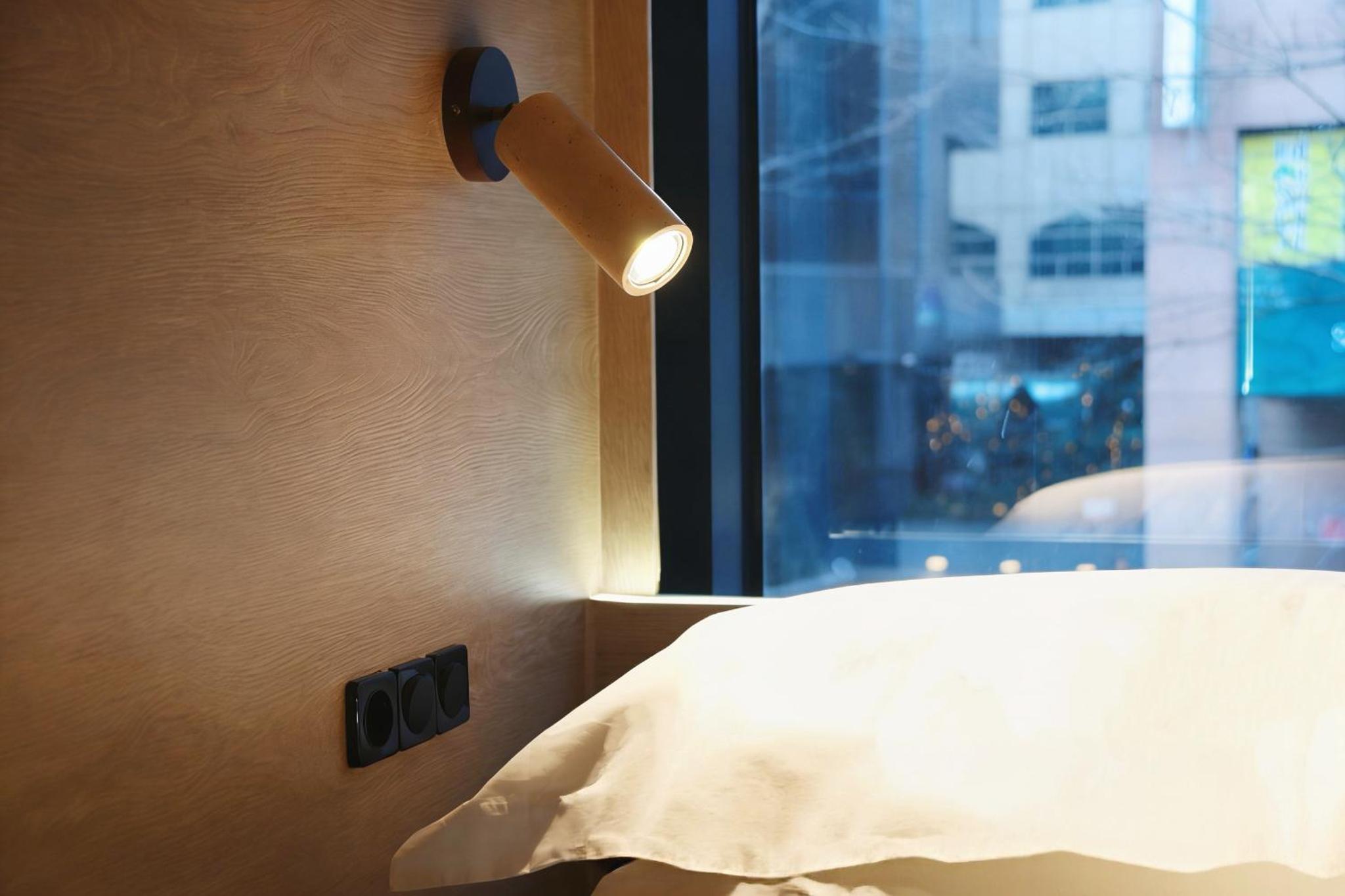 L YOUNG Inn Capsule Hotel Myeongdong — photo 8